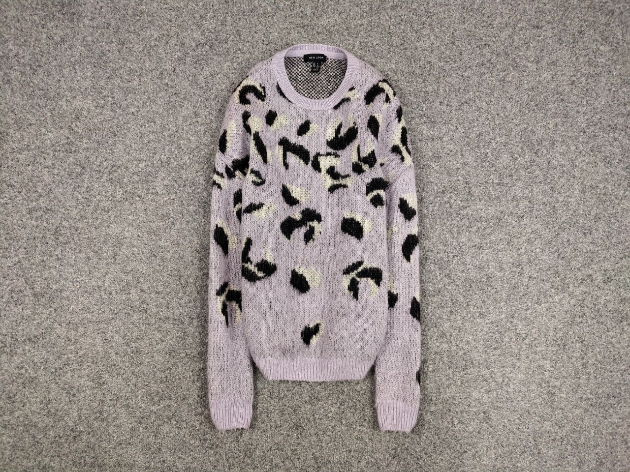 Japanese Brand Vintage 90s Japanese Sweaters Knitwear crew chak leopard Size US S / EU 44-46 / 1 - 1 Thumbnail
