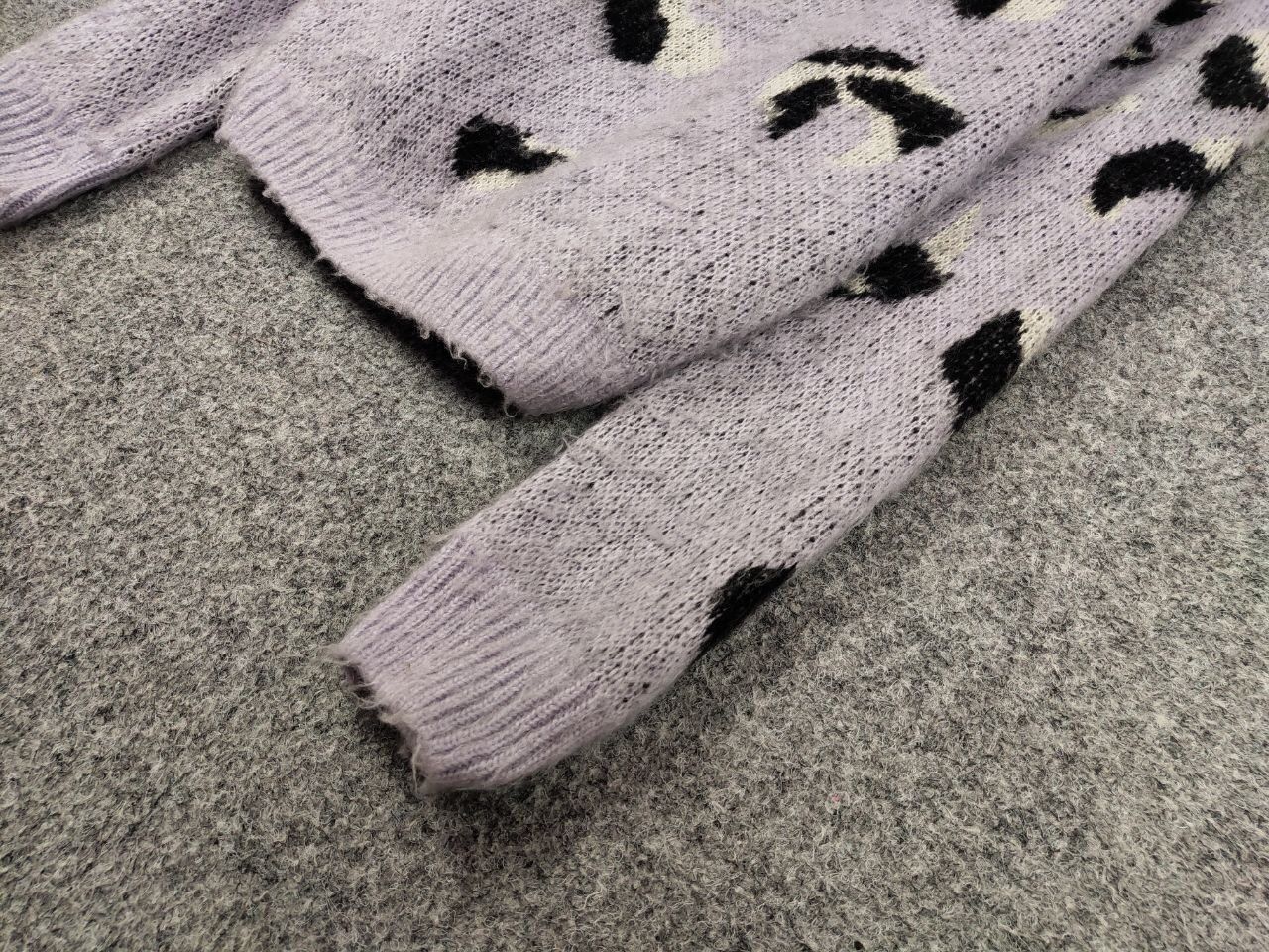 Japanese Brand Vintage 90s Japanese Sweaters Knitwear crew chak leopard Size US S / EU 44-46 / 1 - 5 Thumbnail