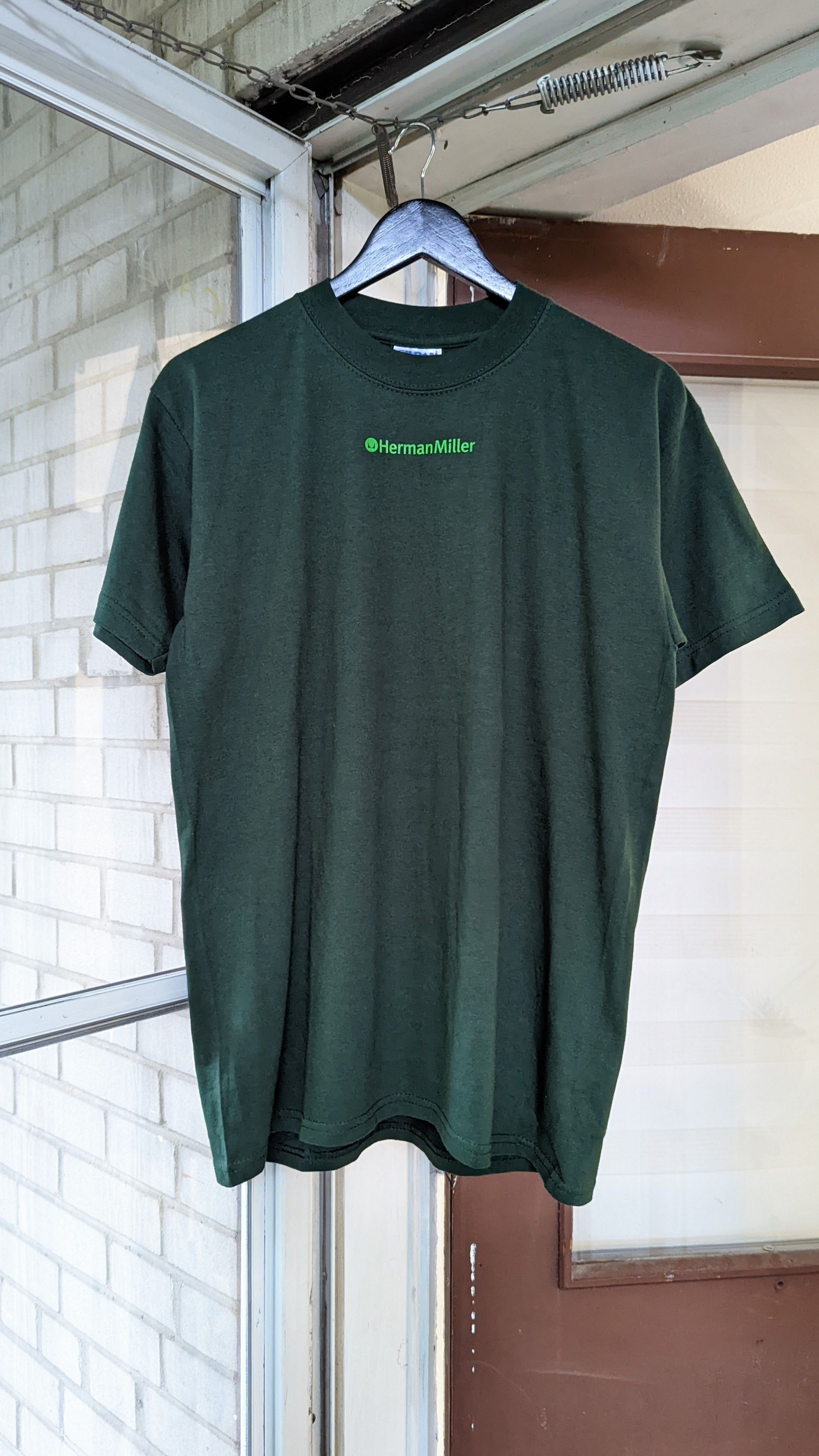 Vintage Herman Miller Logo Chair T Shirt 90s Size US M / EU 48-50 / 2 - 1 Thumbnail