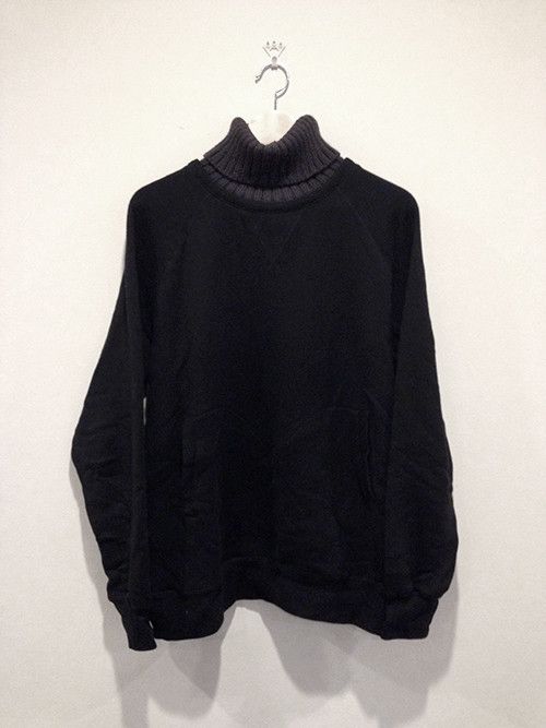 Turtleneck Sweat