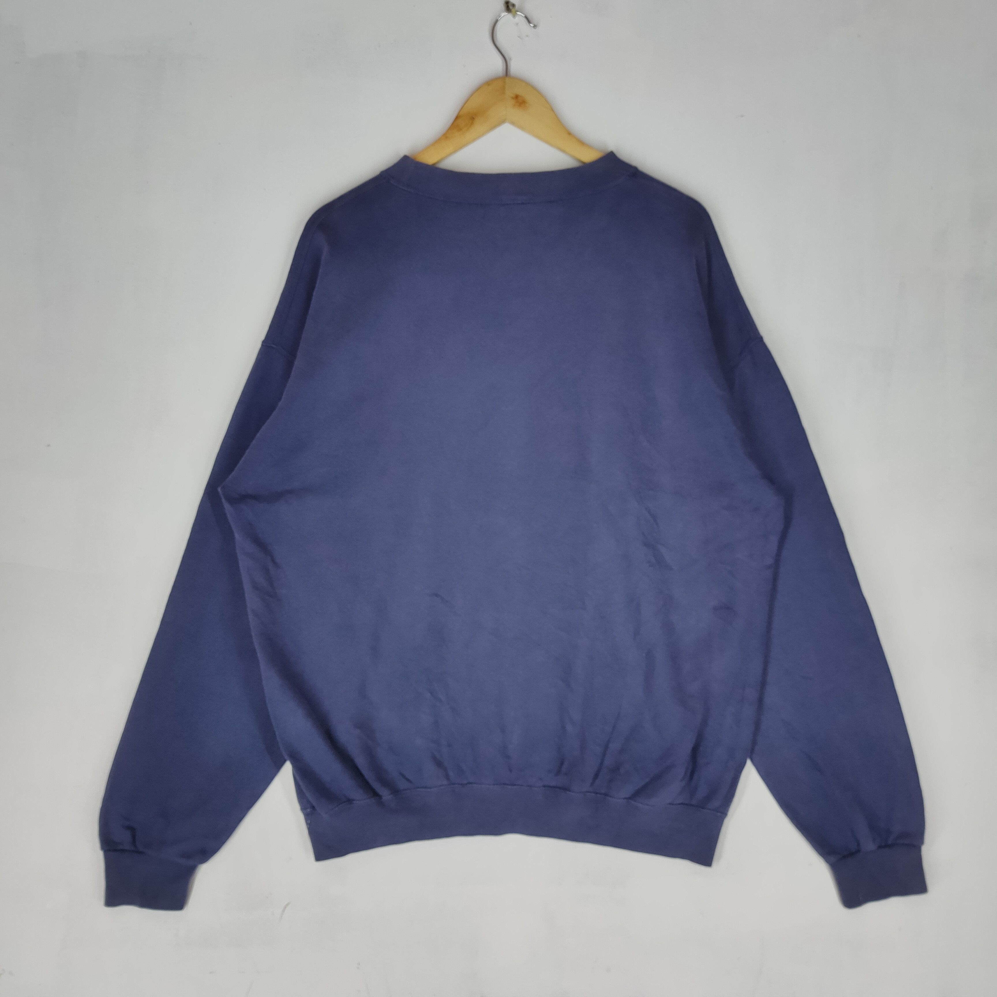 Nike Vintage NIKE 90s CENTER SWOOSH Oval Large Size Sweatshirt Size US L / EU 52-54 / 3 - 5 Thumbnail