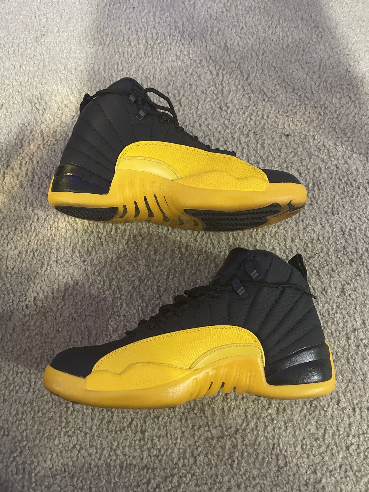 Jordan Brand × Nike Air Jordan 12 University Gold Size US 8.5 / EU 41-42 - 2 Thumbnail