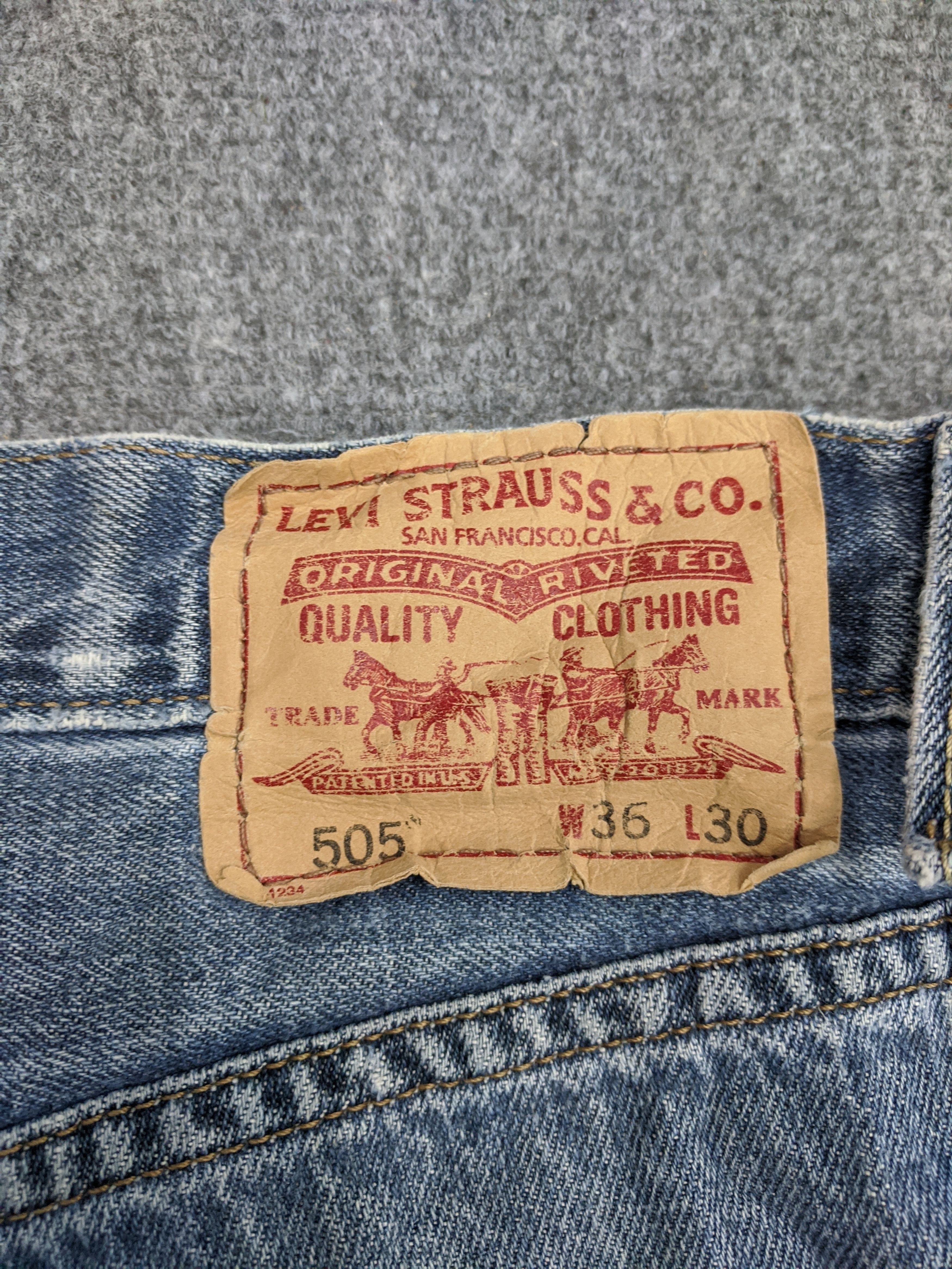 Levi's Vintage Levis 505 Light Wash Jeans DP0747 Size US 35 - 5 Thumbnail