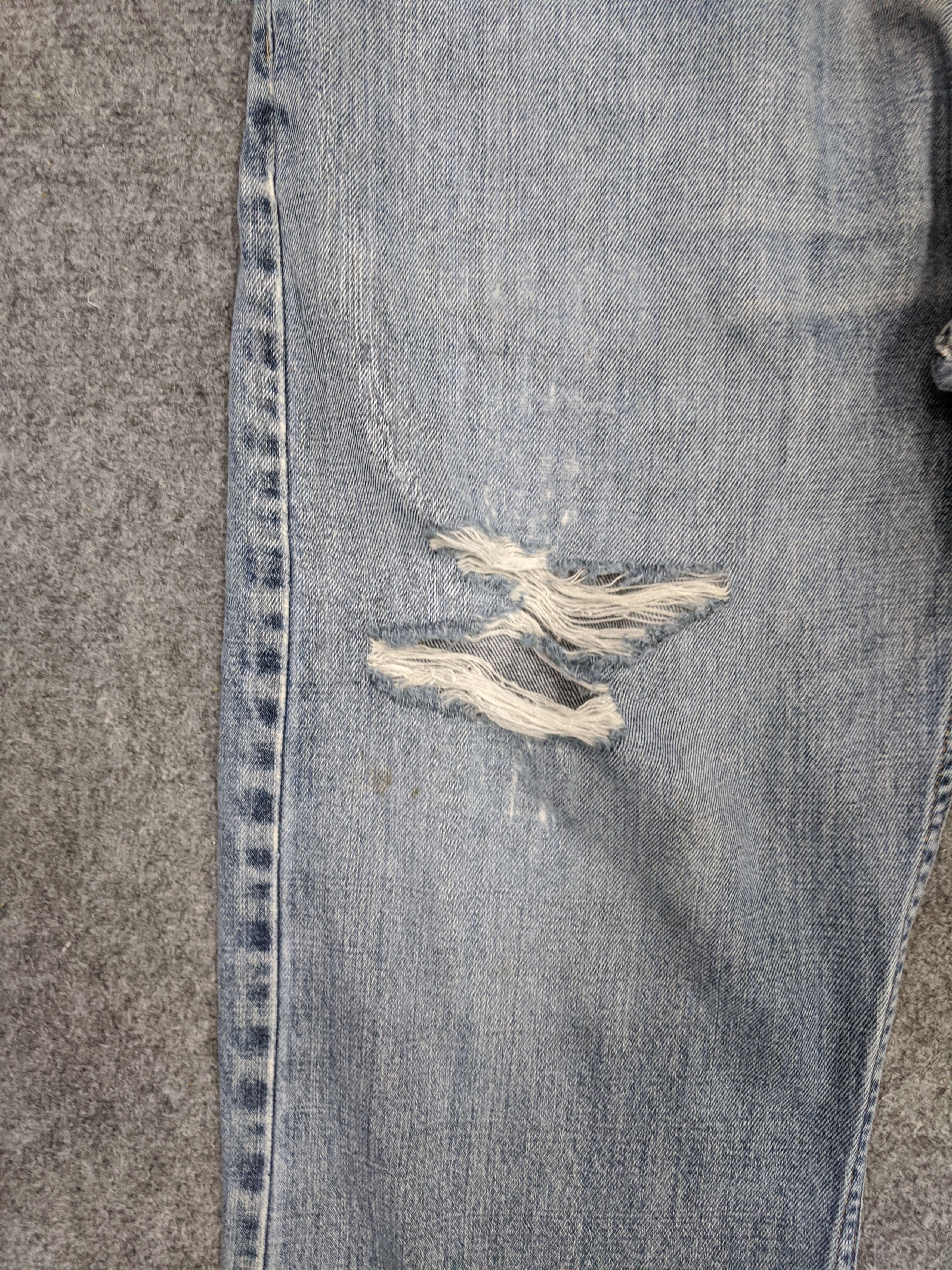 Levi's Vintage Levis 505 Light Wash Jeans DP0747 Size US 35 - 11 Thumbnail