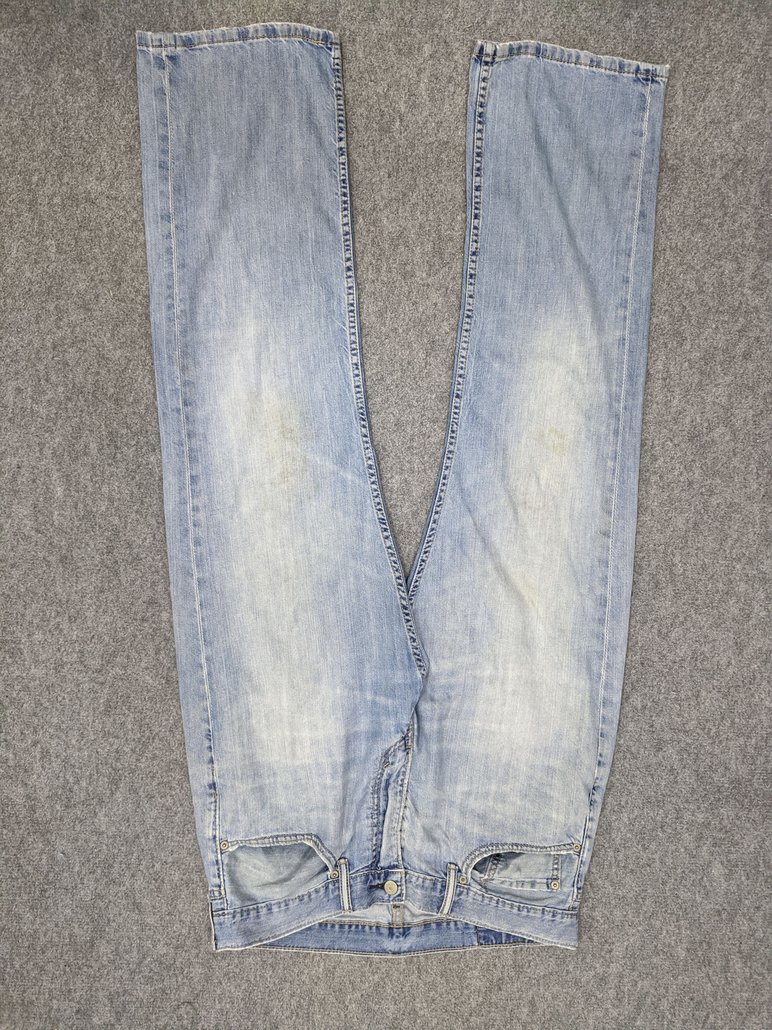 image of Levis 559 Jeans Lightwash in Blue Denim, Men's (Size 35)
