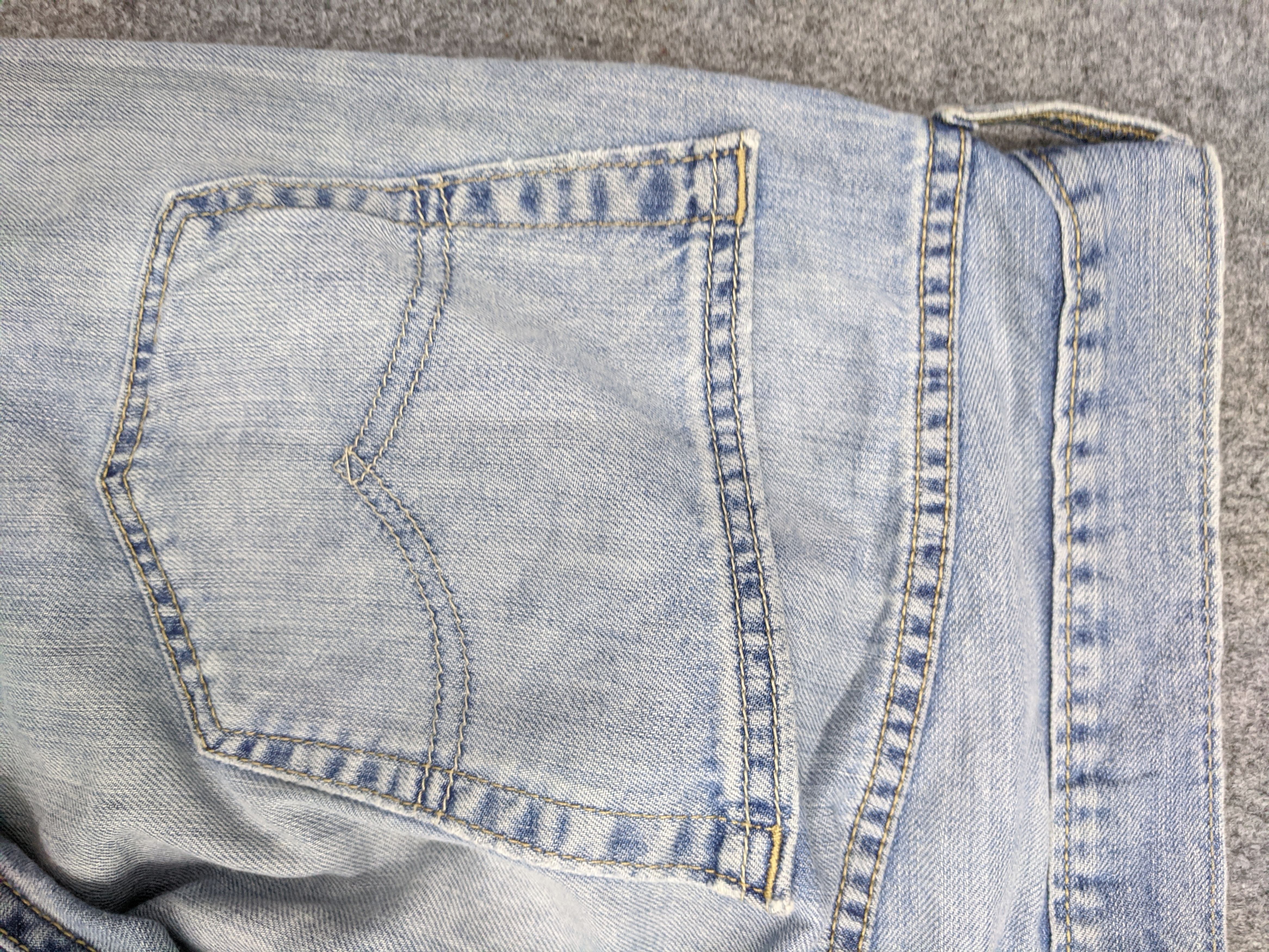 Levi's Vintage Levis 559 Jeans Lightwash DP0751 Size US 35 - 14 Thumbnail