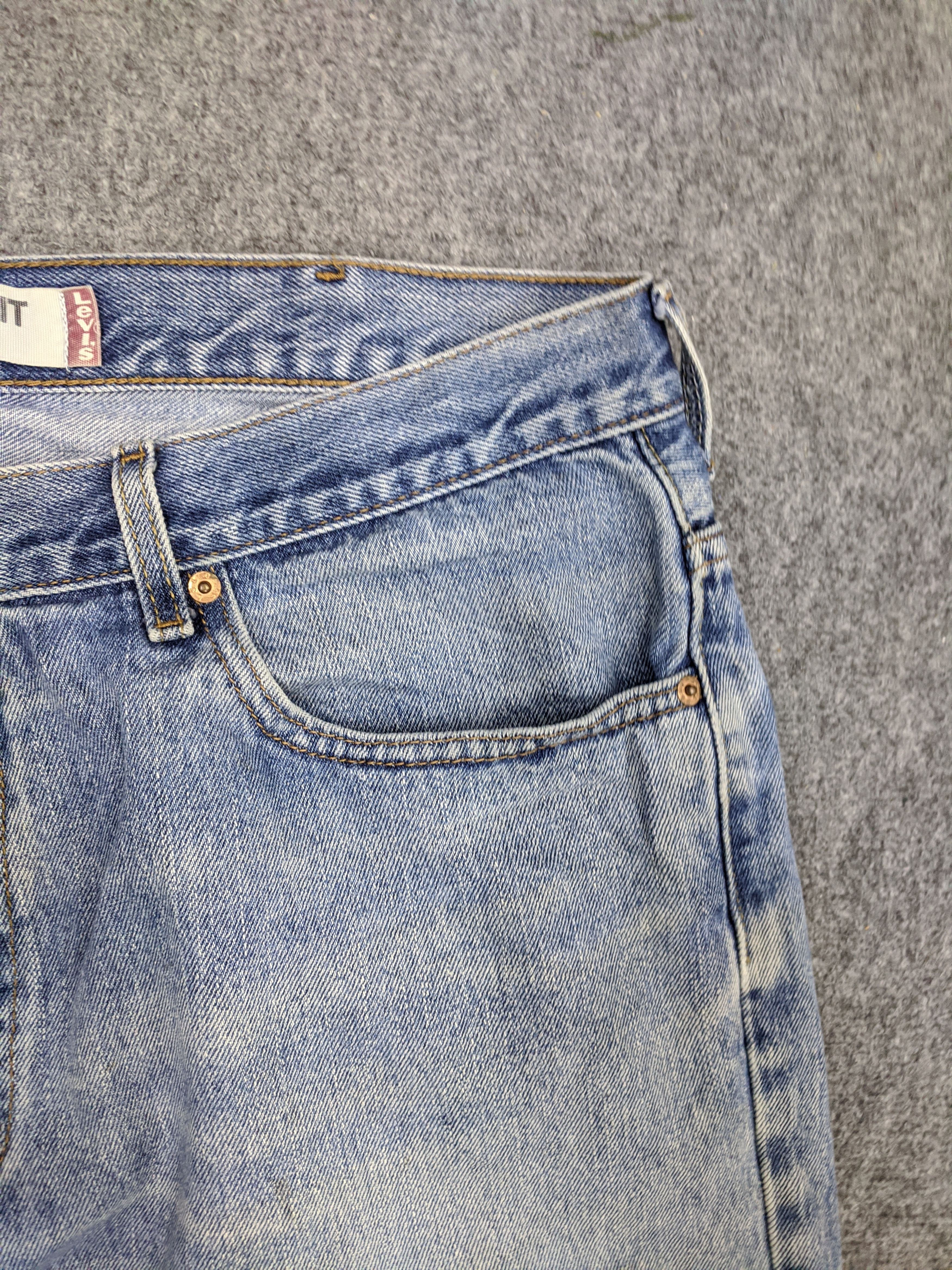 Levi's × Vintage Vintage Levis 550 Jeans Lightwash Faded DP0746 Size US 37 - 9 Thumbnail