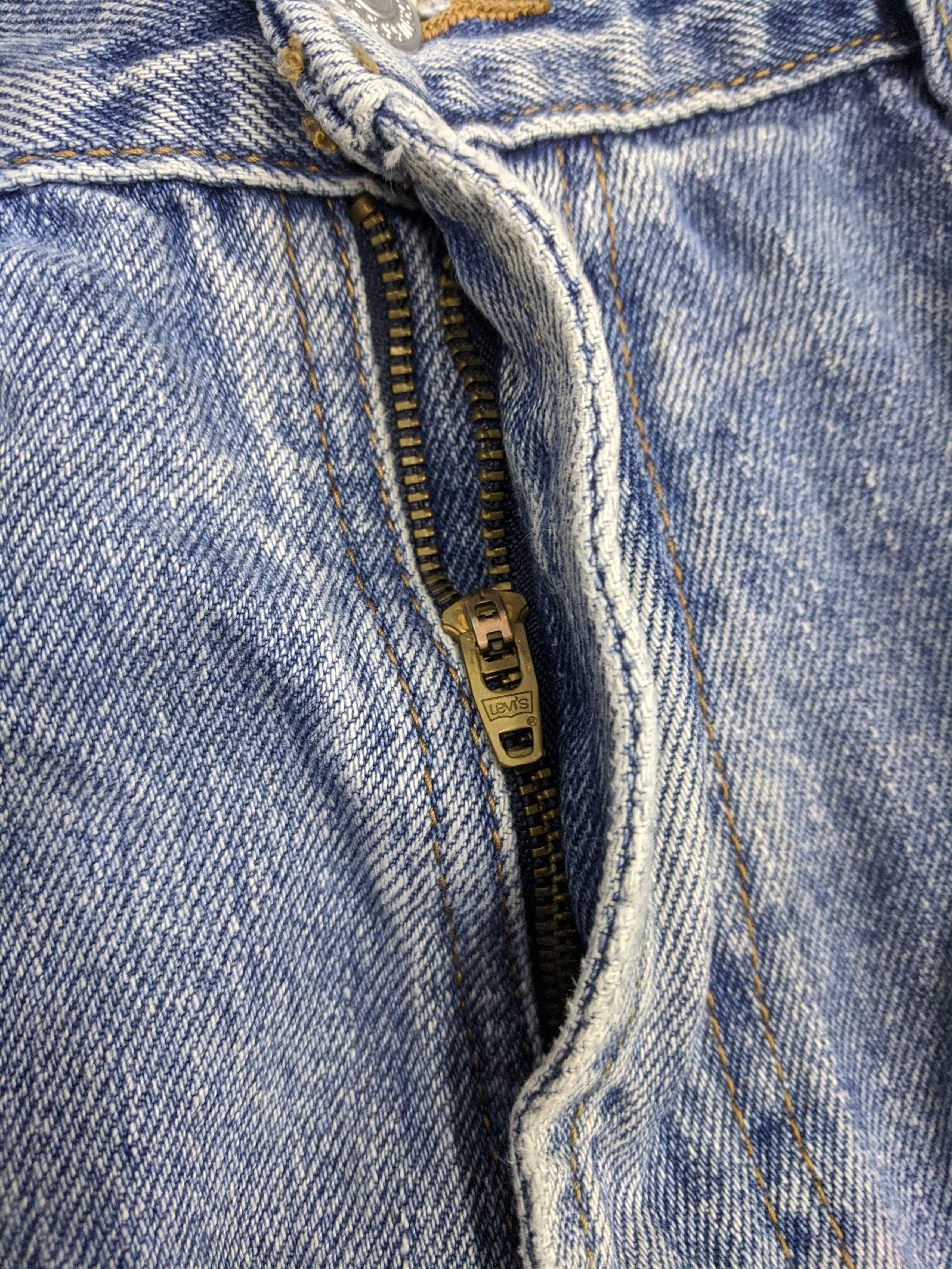 Levi's × Vintage Vintage Levis 550 Jeans Lightwash Faded DP0746 Size US 37 - 12 Thumbnail
