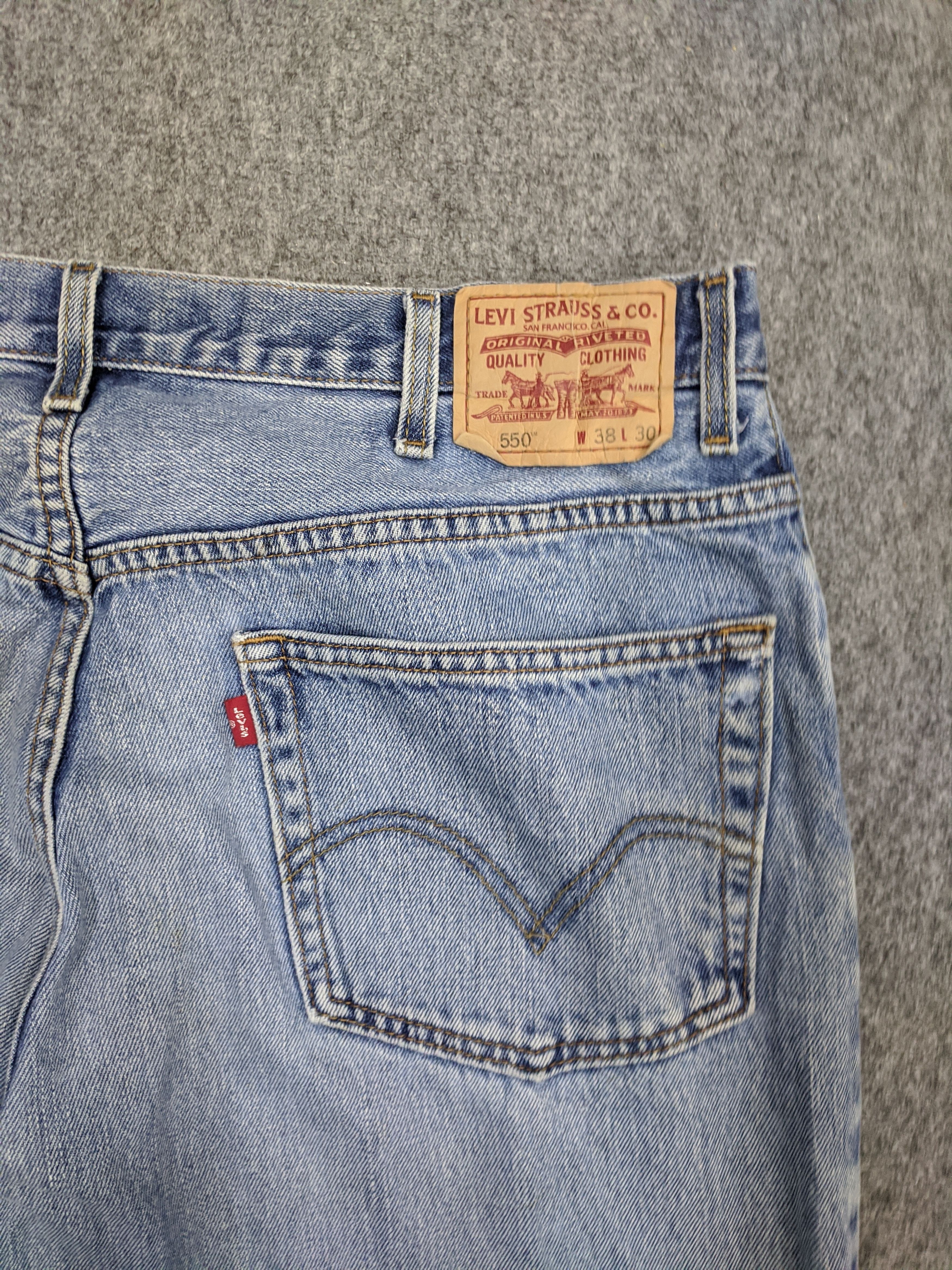 Levi's × Vintage Vintage Levis 550 Jeans Lightwash Faded DP0746 Size US 37 - 13 Thumbnail