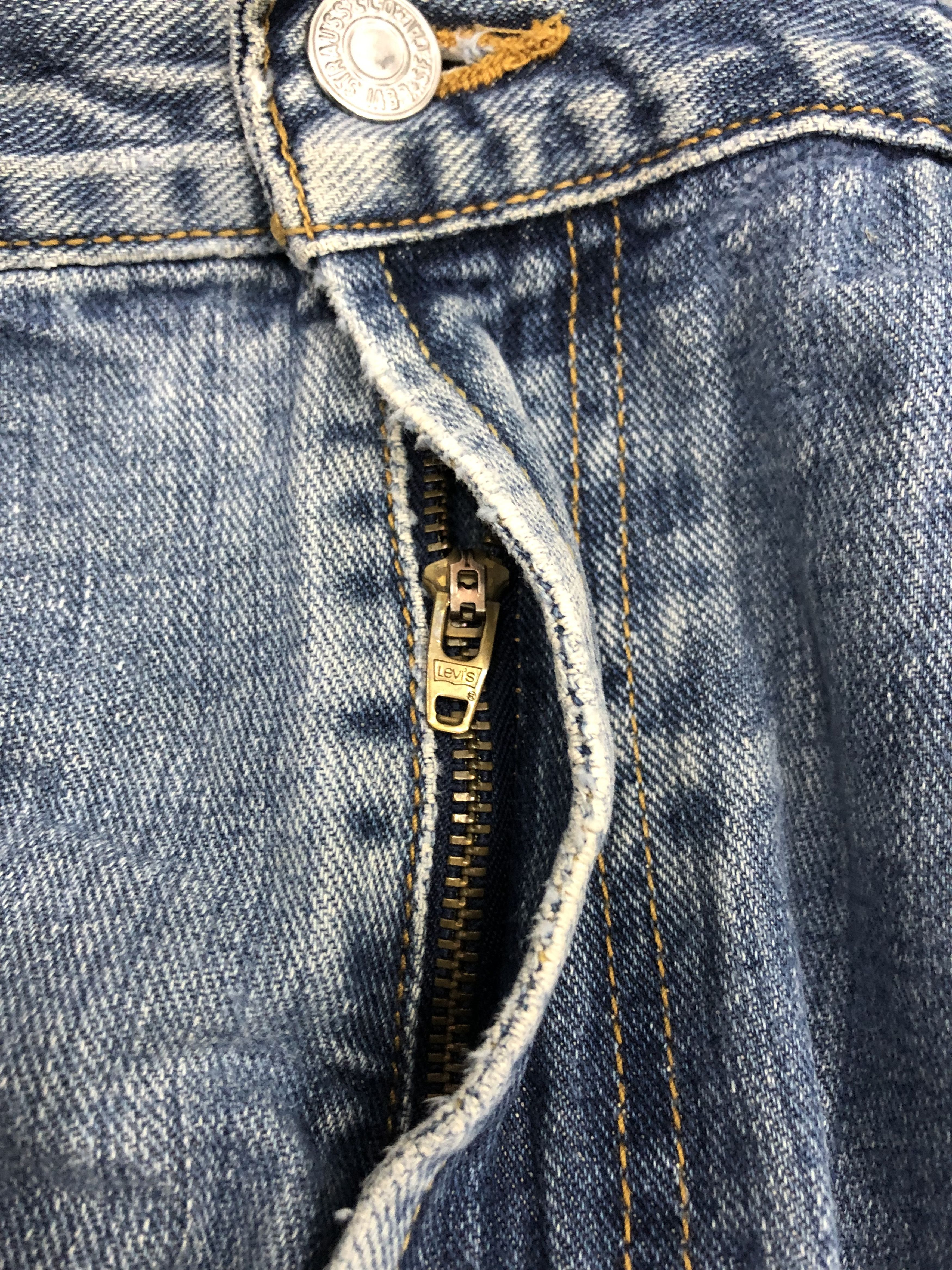 Levi's Vintage Levis 505 Light Wash Jeans DP0971 Size US 36 / EU 52 - 11 Thumbnail