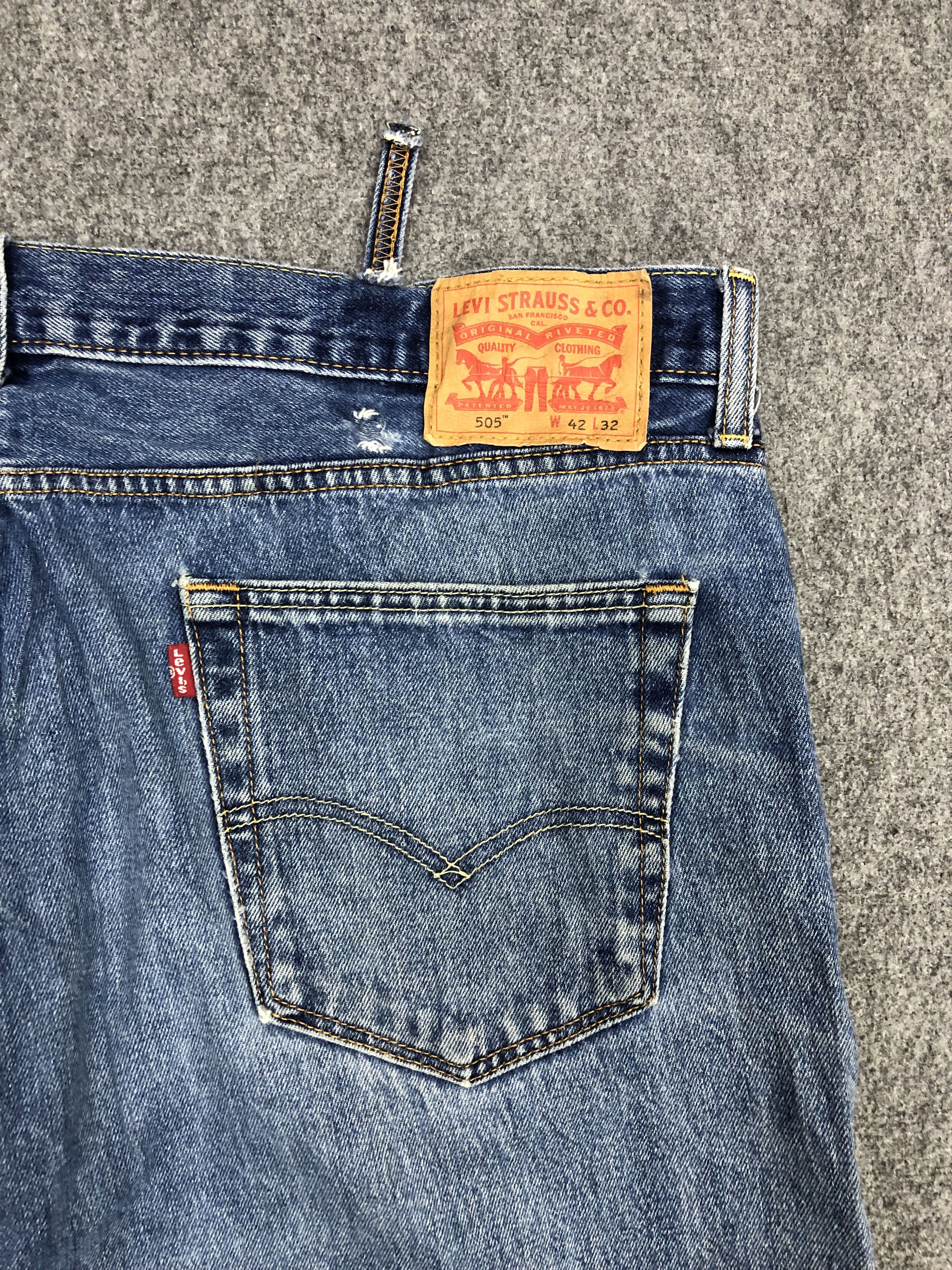 Levi's Vintage Levis 505 Jeans DP0970 Size US 43 - 12 Thumbnail