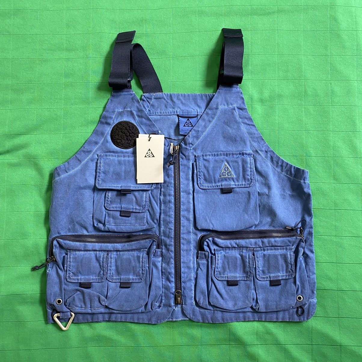 acg watchman peak vest