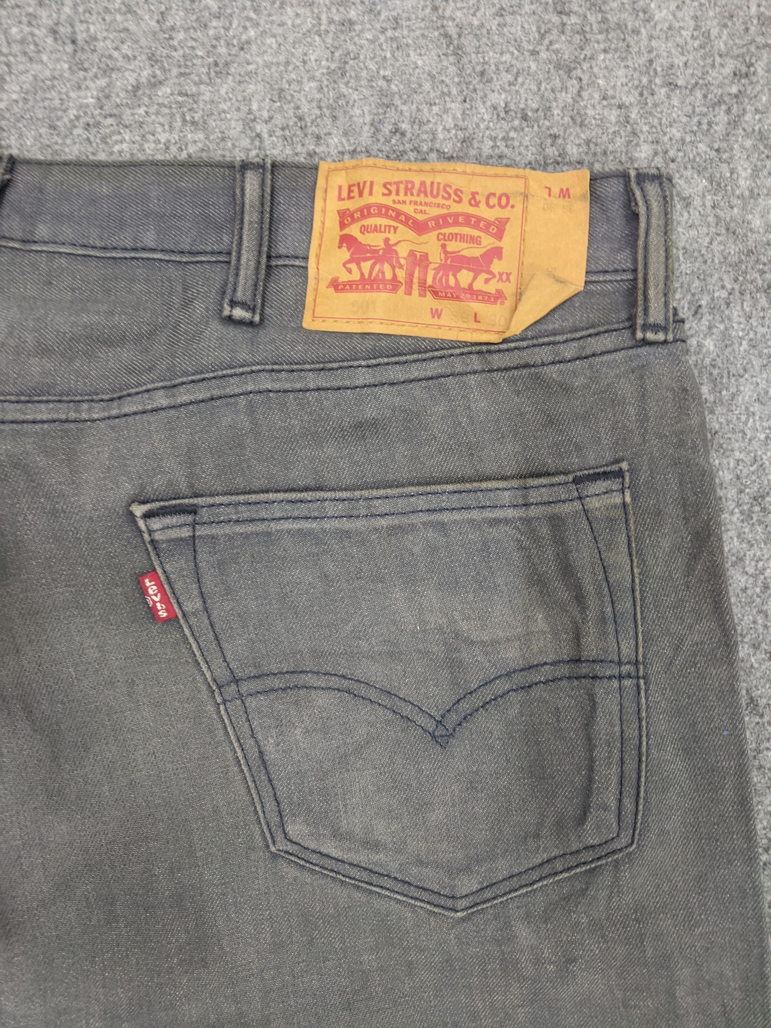 Levi's Vintage Levis 501 Jeans DP1011 Size US 39 - 14 Thumbnail