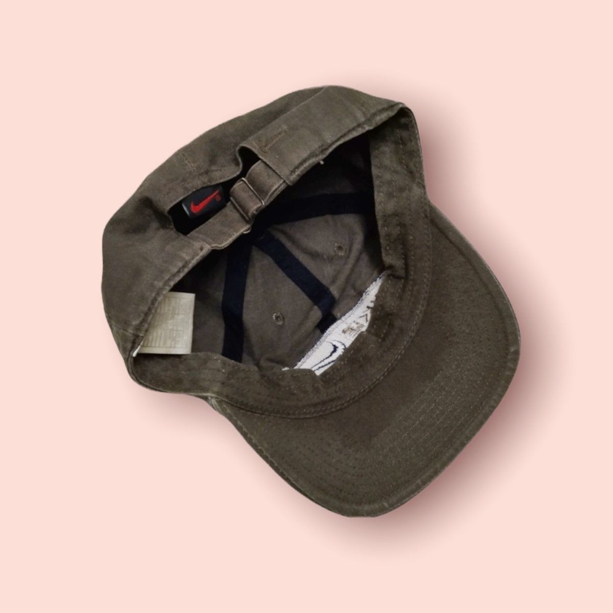 Nike VINTAGE NIKE EMBROIDERED SWOOSH STRAPBACK Size ONE SIZE - 12 Thumbnail