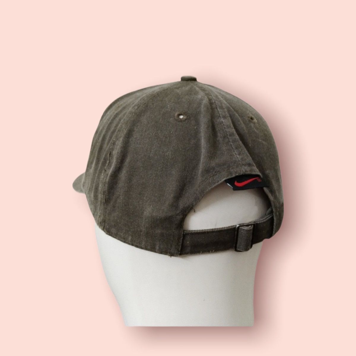 Nike VINTAGE NIKE EMBROIDERED SWOOSH STRAPBACK Size ONE SIZE - 7 Thumbnail
