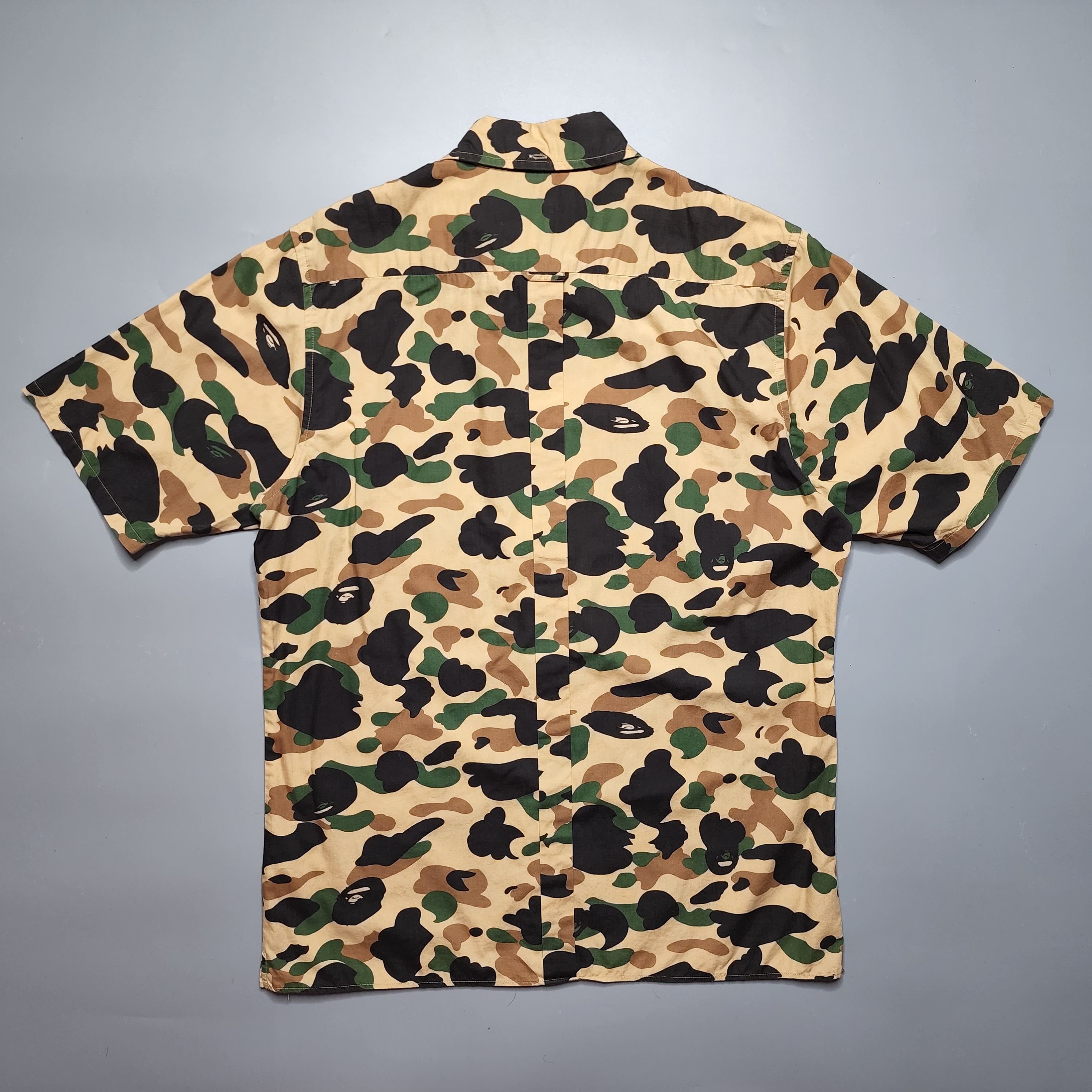 Bape 1st Camo Button Up S/S Shirt Size US L / EU 52-54 / 3 - 2 Thumbnail