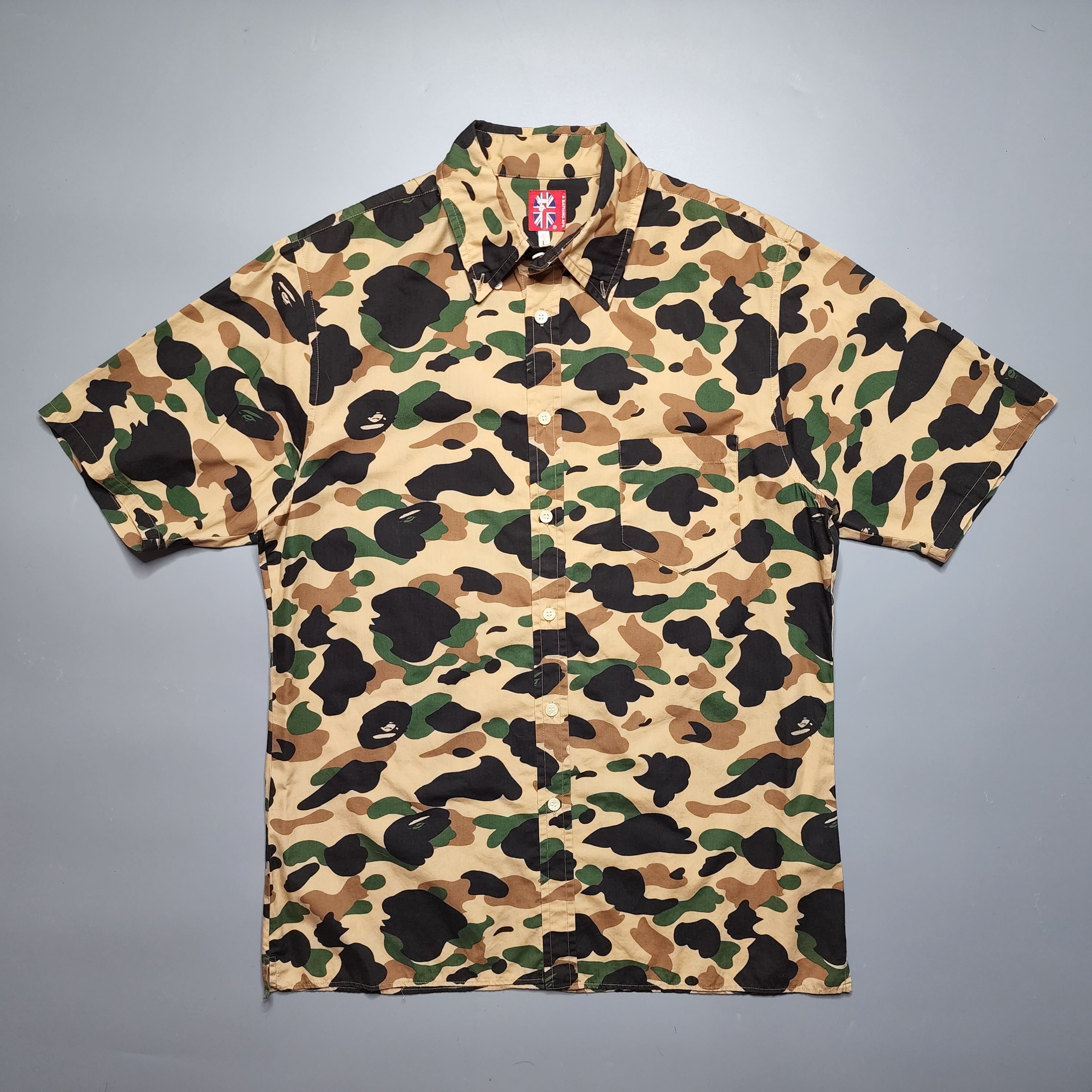 Bape 1st Camo Button Up S/S Shirt Size US L / EU 52-54 / 3 - 1 Thumbnail