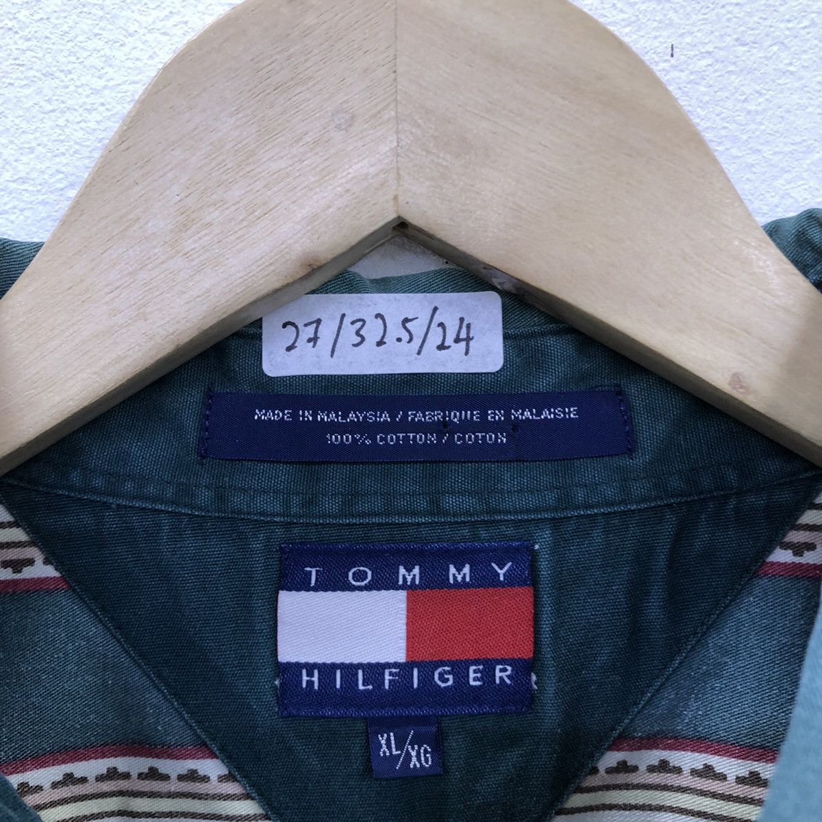 Tommy Hilfiger Vintage Tommy Hilfiger Pattern Design Button Shirt Size US XL / EU 56 / 4 - 11 Thumbnail