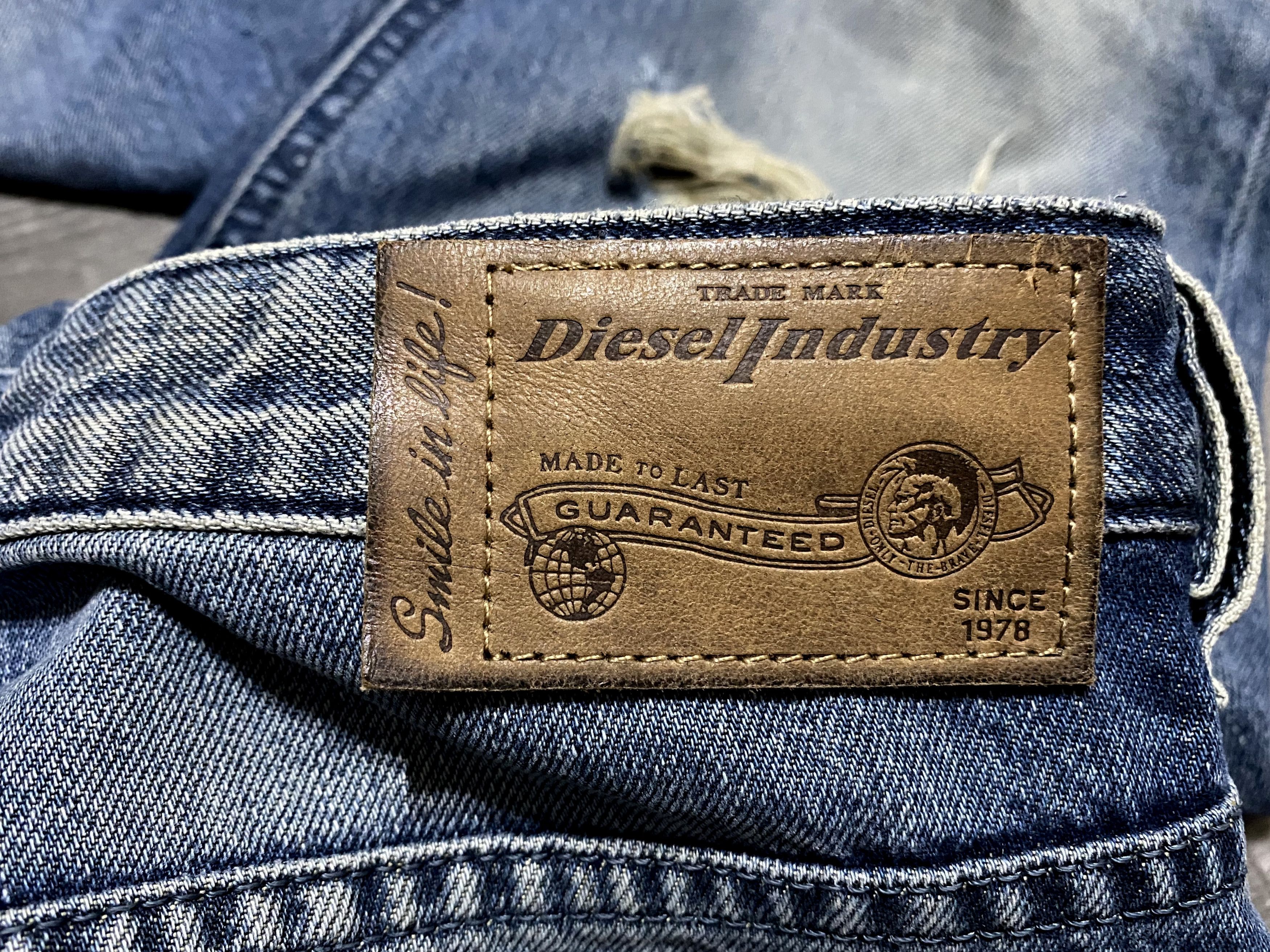 Diesel Women's Diesel Rizzo Washed Torn Distressed Denim Jeans Size 26" / US 2 / IT 38 - 15 Thumbnail