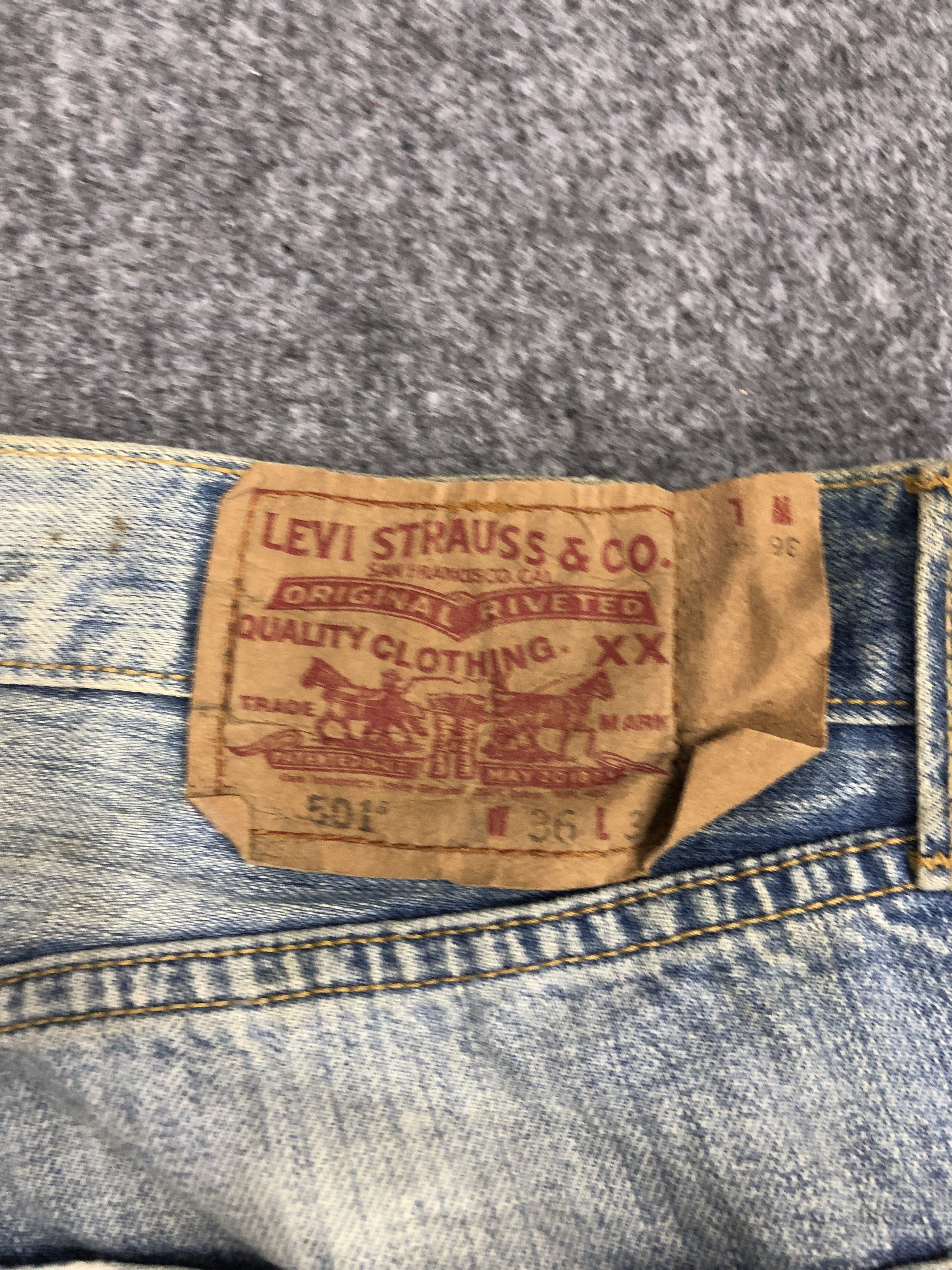 Levi's Vintage Levis 501 Light Wash Jeans DP1052 Size US 37 - 5 Thumbnail