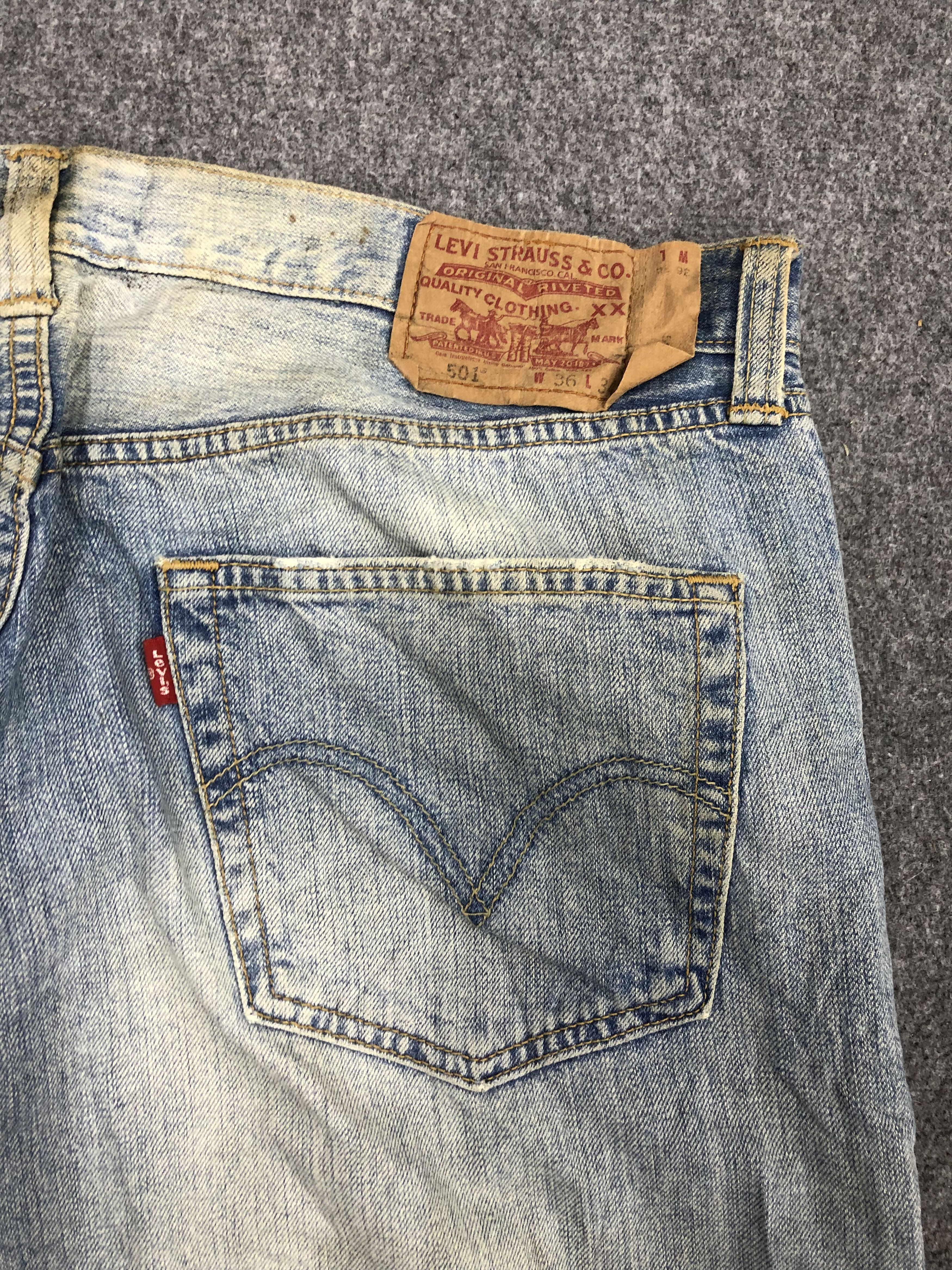 Levi's Vintage Levis 501 Light Wash Jeans DP1052 Size US 37 - 12 Thumbnail