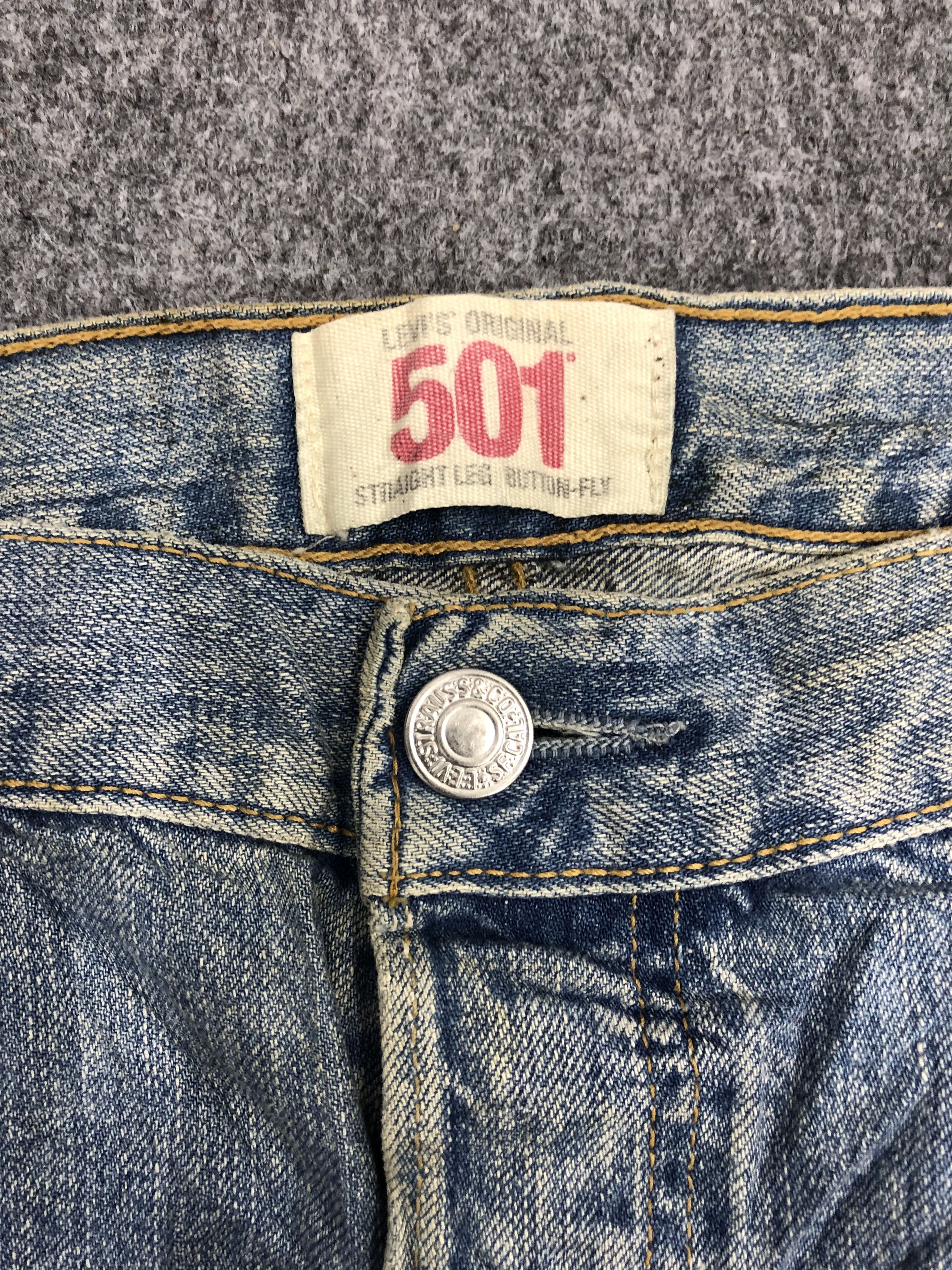 Levi's Vintage Levis 501 Light Wash Jeans DP1052 Size US 37 - 10 Thumbnail