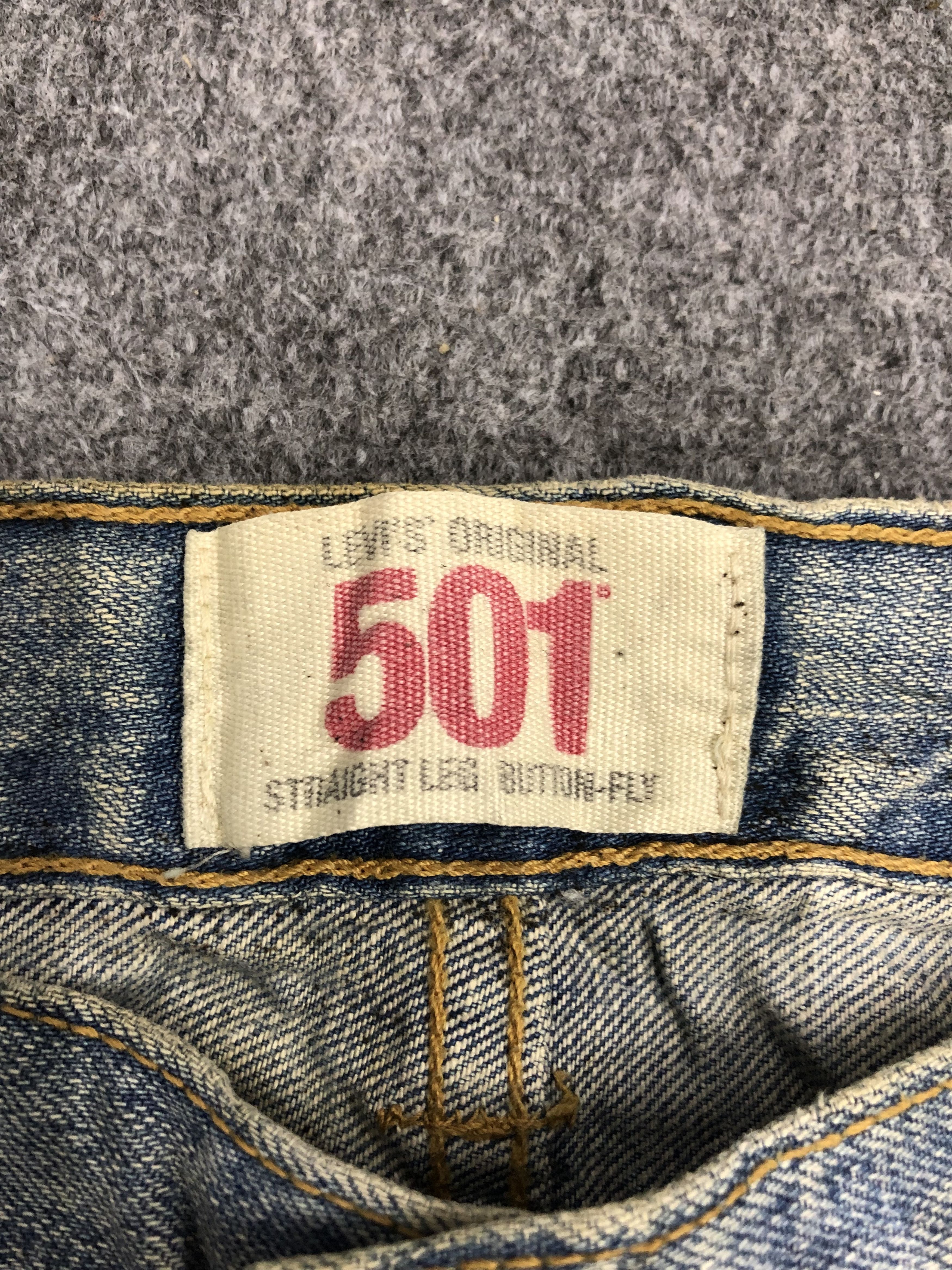 Levi's Vintage Levis 501 Light Wash Jeans DP1052 Size US 37 - 6 Thumbnail