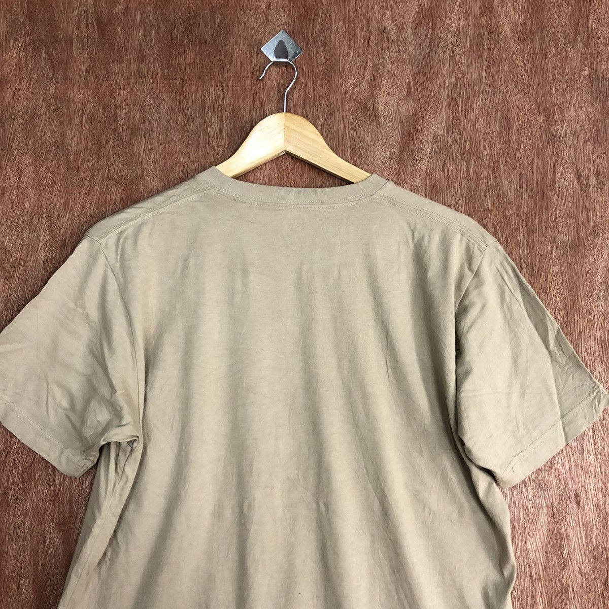 Anime Uniqlo Brown movie anima japan Short Sleeve Tshirt #H229 Size US M / EU 48-50 / 2 - 9 Thumbnail