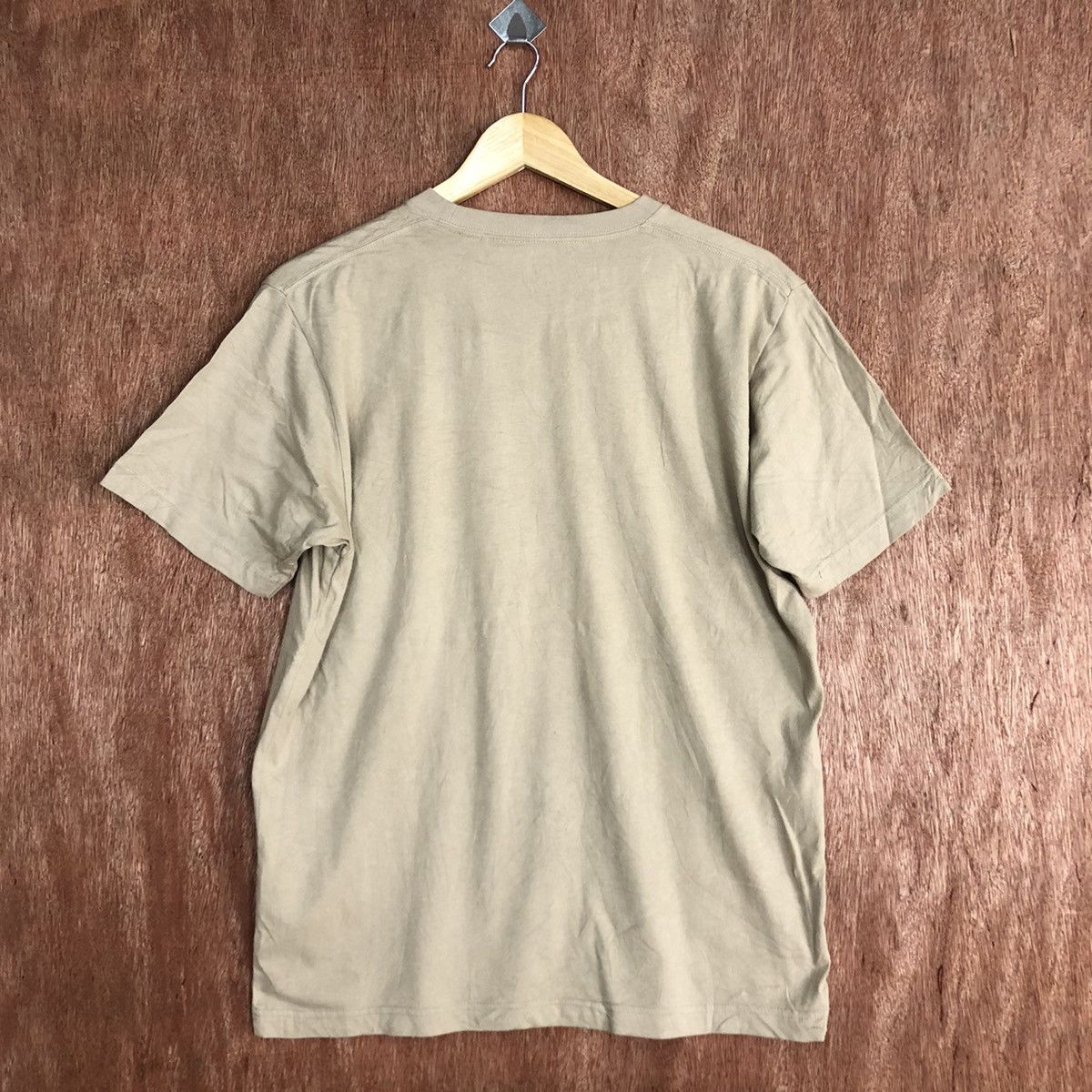 Anime Uniqlo Brown movie anima japan Short Sleeve Tshirt #H229 Size US M / EU 48-50 / 2 - 10 Thumbnail