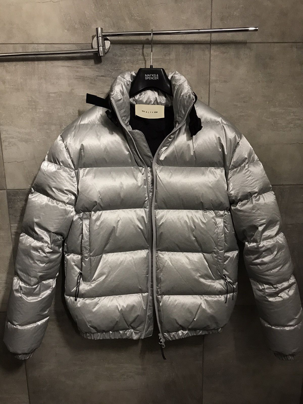 1017 ALYX 9SM × Alyx Alyx Silver Tyvek Buckle Puffer Jacket