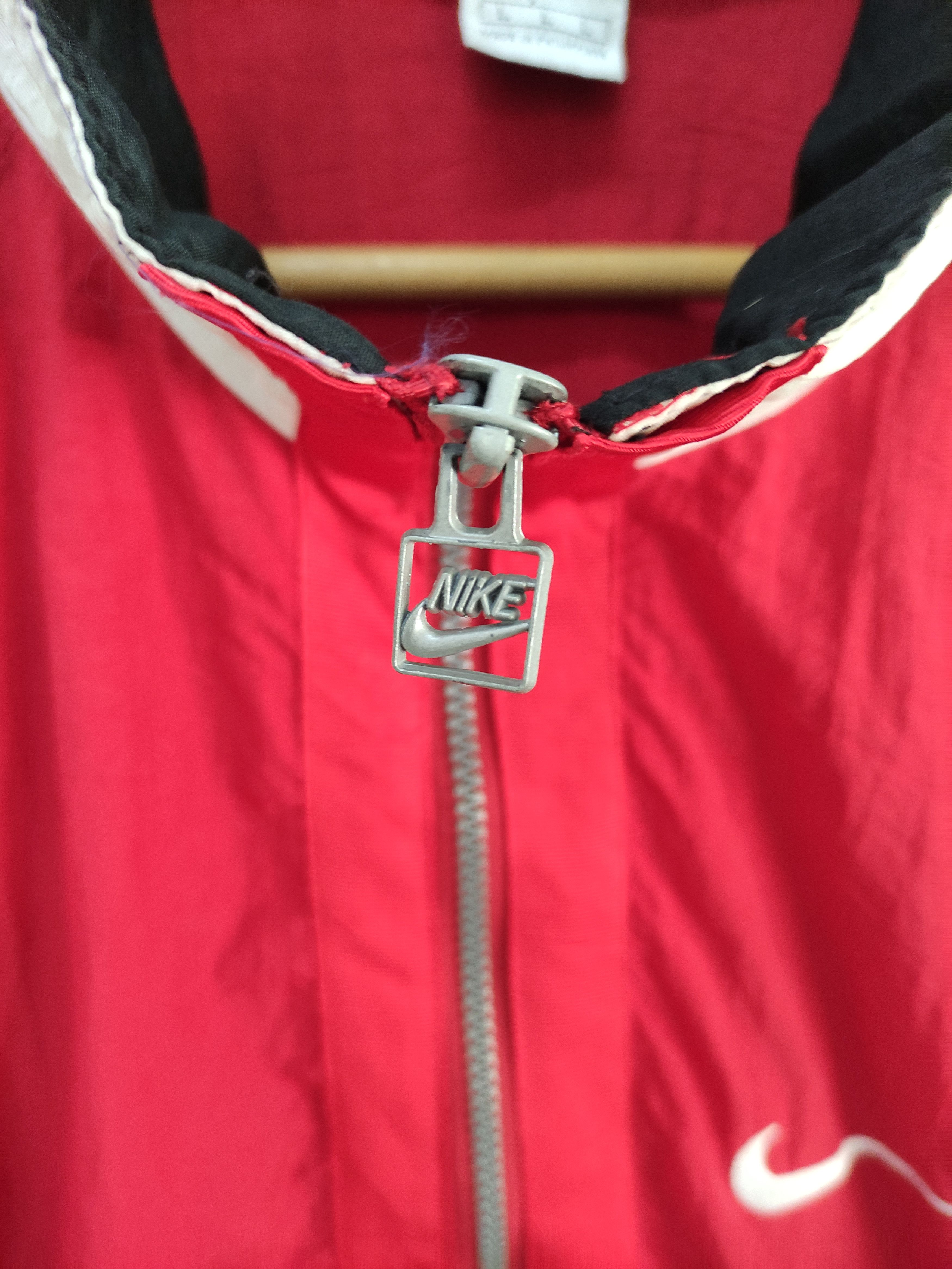 Nike × Vintage Vintage Nike Big Logo Oversized Zip Up Nylon Jacket Size US L / EU 52-54 / 3 - 4 Thumbnail