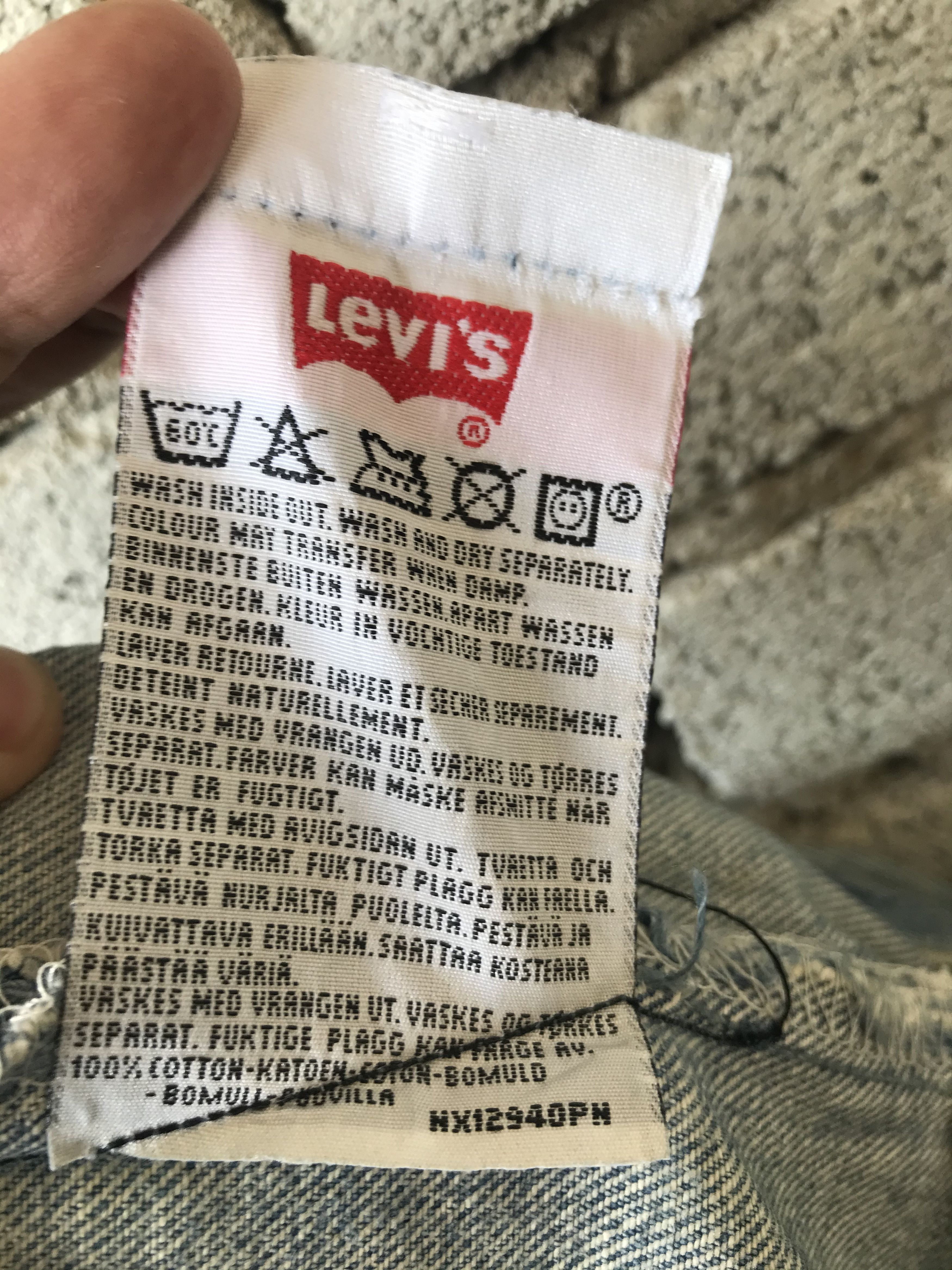 Levi's Vintage Levis 501 Buttonfly Distressed Made in UK Size US 33 - 14 Thumbnail