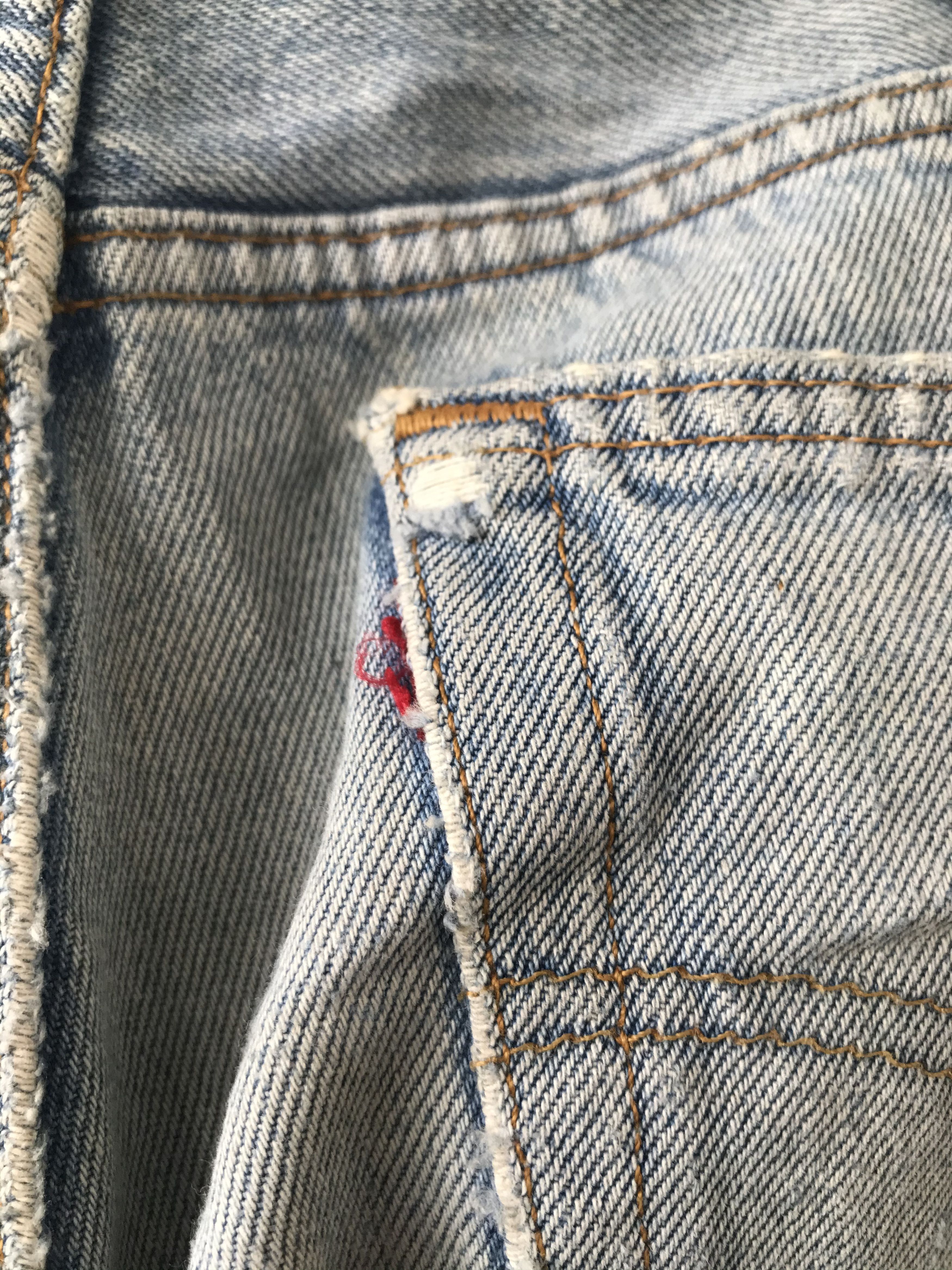 Levi's Vintage Levis 501 Buttonfly Distressed Made in UK Size US 33 - 9 Thumbnail
