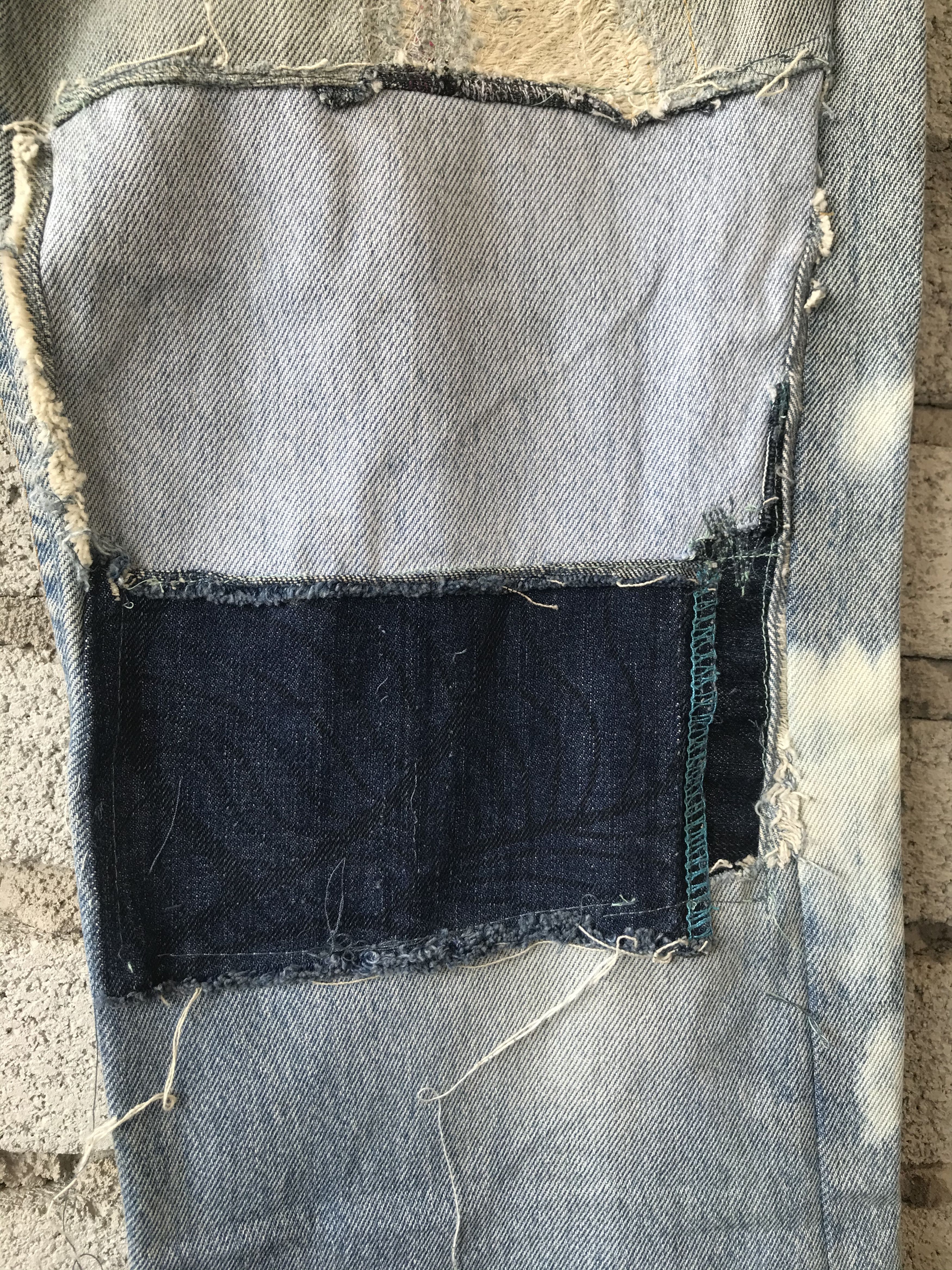 Levi's Vintage Levis 501 Buttonfly Distressed Made in UK Size US 33 - 5 Thumbnail