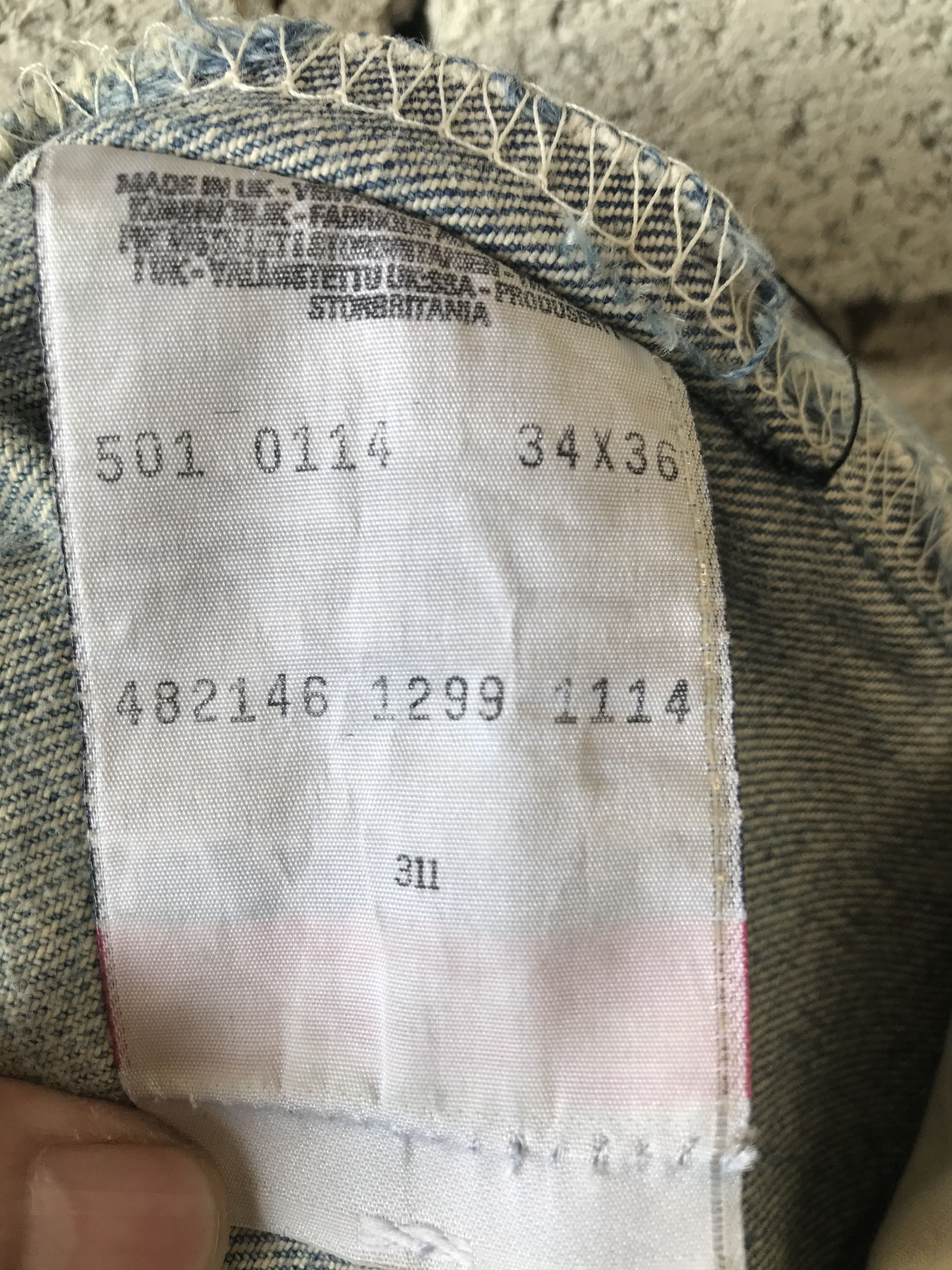 Levi's Vintage Levis 501 Buttonfly Distressed Made in UK Size US 33 - 13 Thumbnail