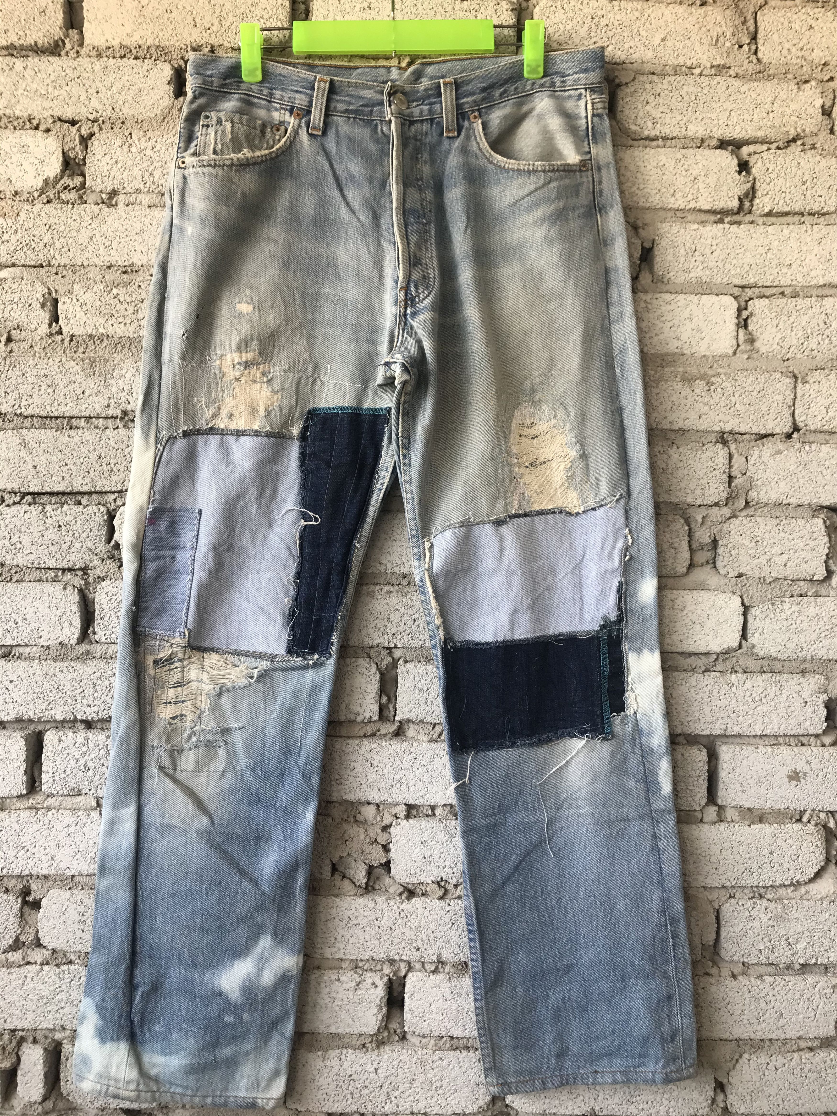 Levi's Vintage Levis 501 Buttonfly Distressed Made in UK Size US 33 - 1 Thumbnail