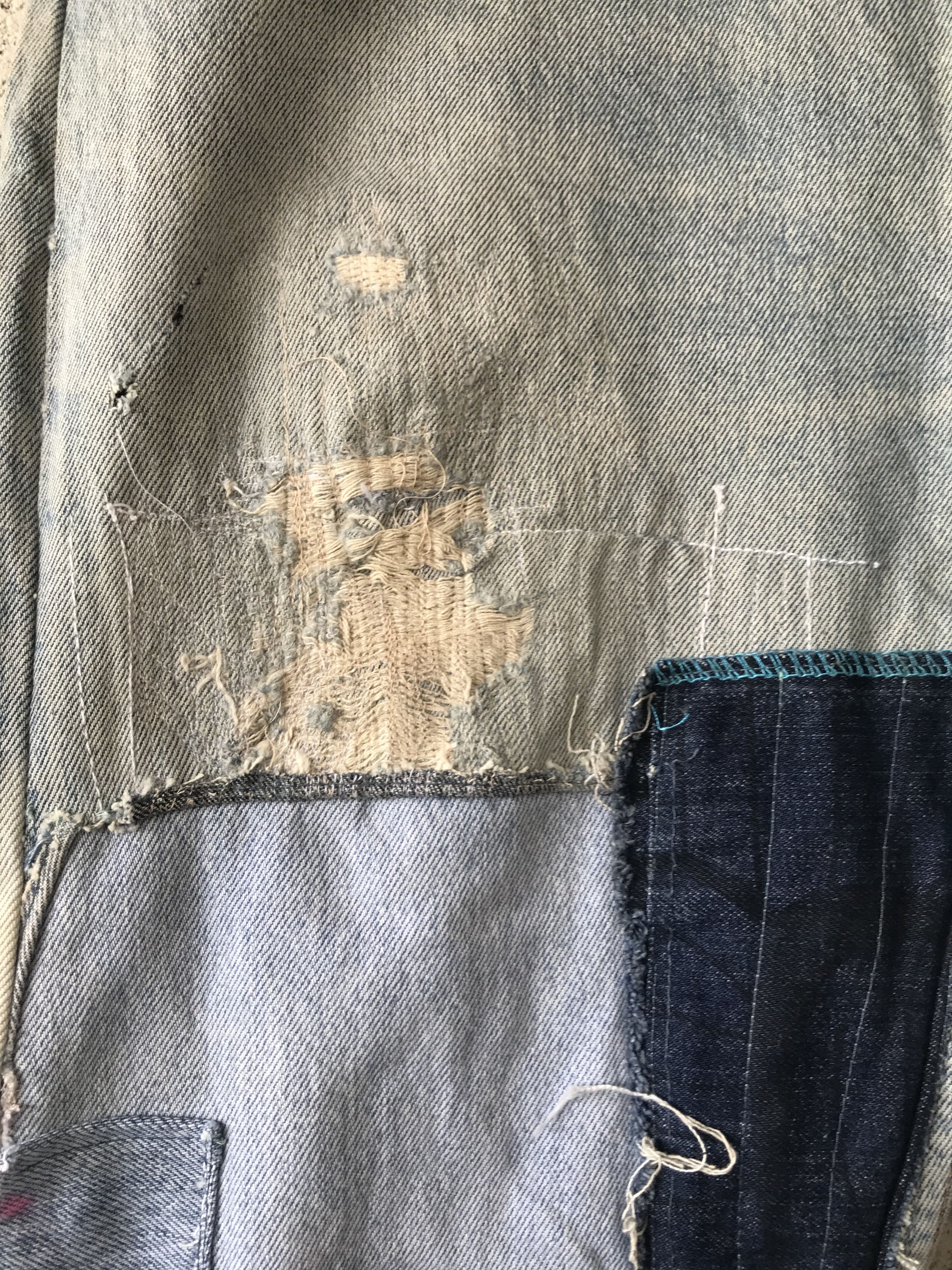 Levi's Vintage Levis 501 Buttonfly Distressed Made in UK Size US 33 - 4 Thumbnail