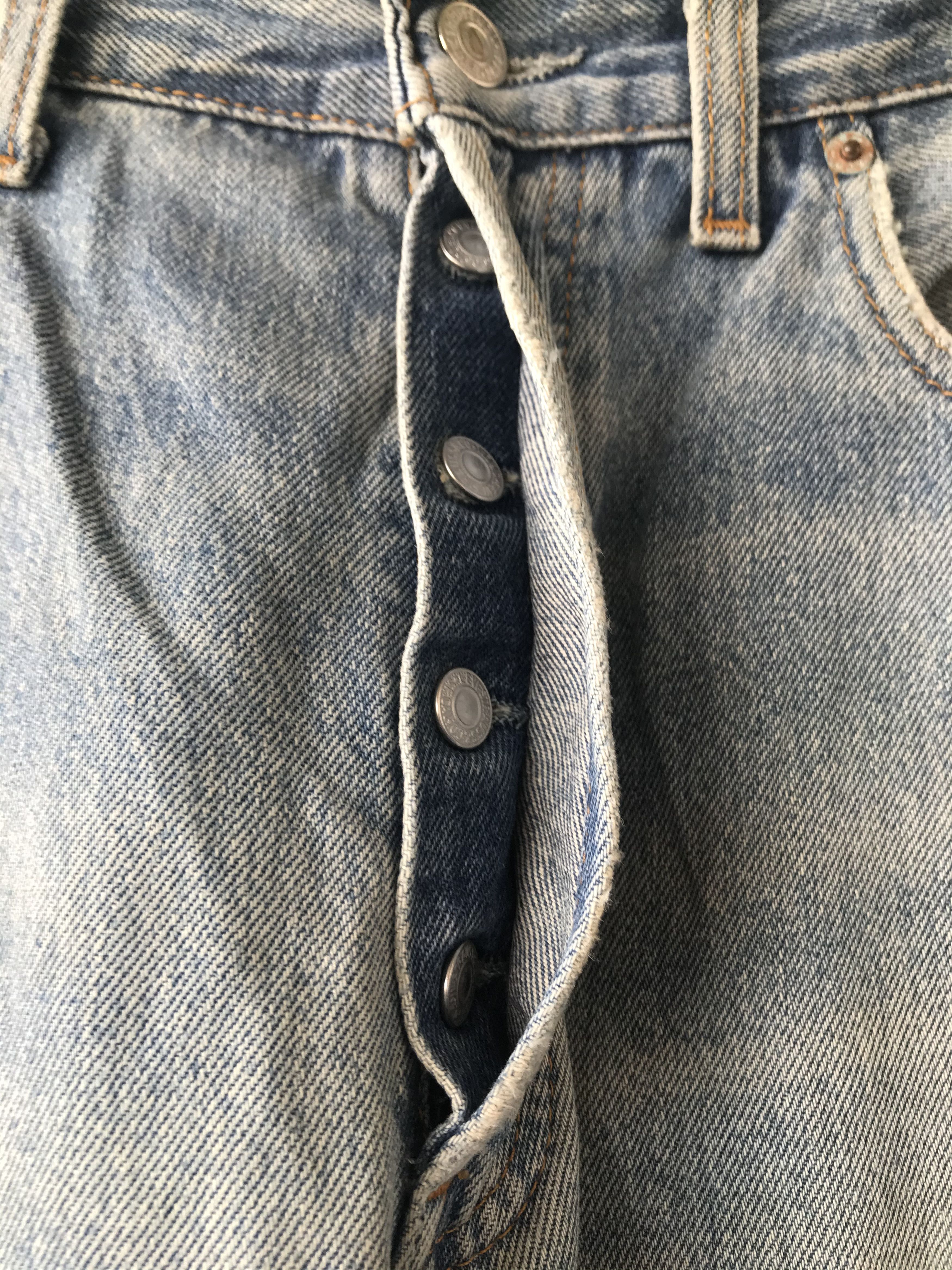 Levi's Vintage Levis 501 Buttonfly Distressed Made in UK Size US 33 - 8 Thumbnail