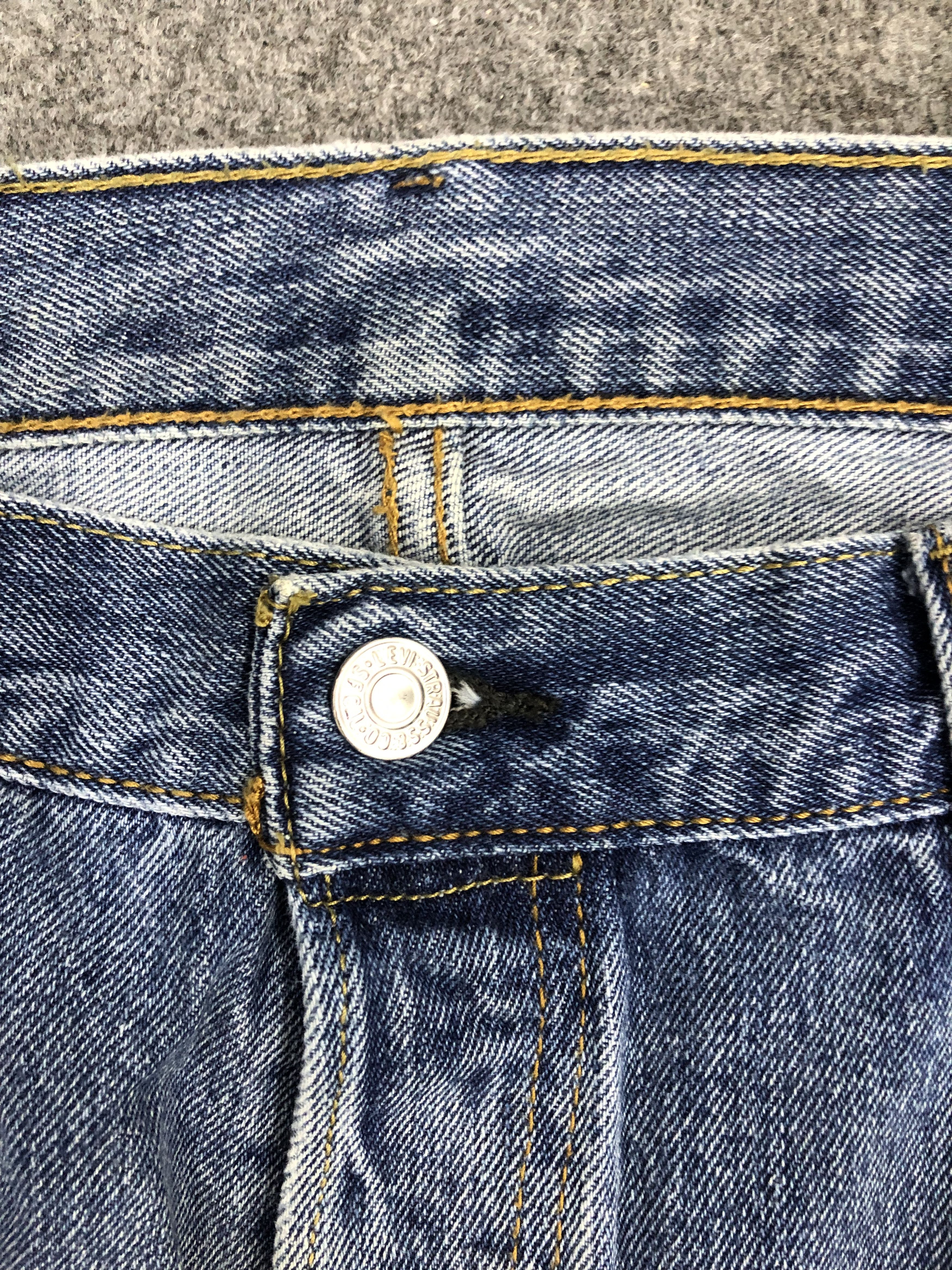 Levi's Vintage Levis 501 Light Wash Denim DP1242 Size US 39 - 10 Thumbnail