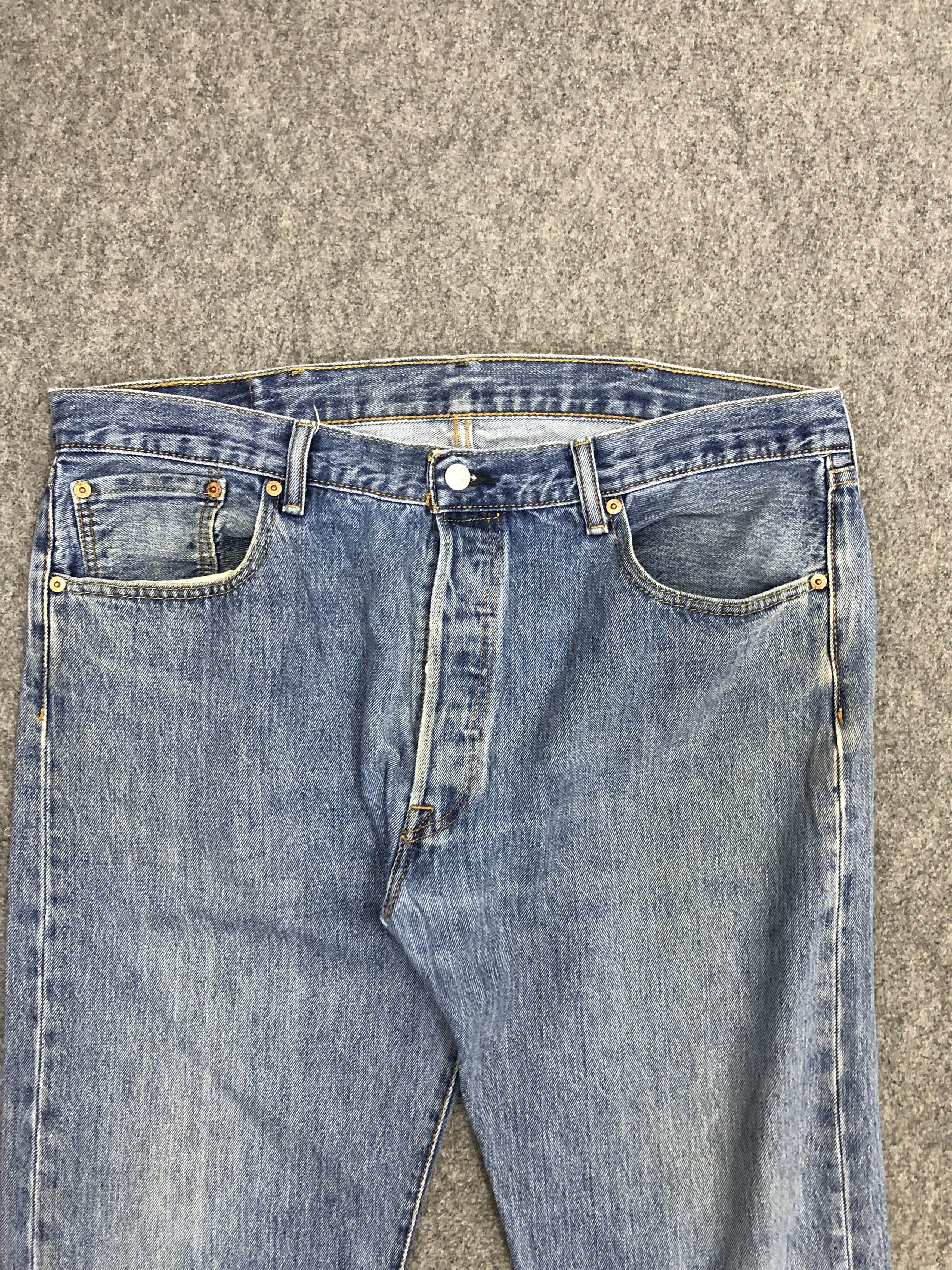 Levi's Vintage Levis 501 Light Wash Denim DP1242 Size US 39 - 2 Thumbnail