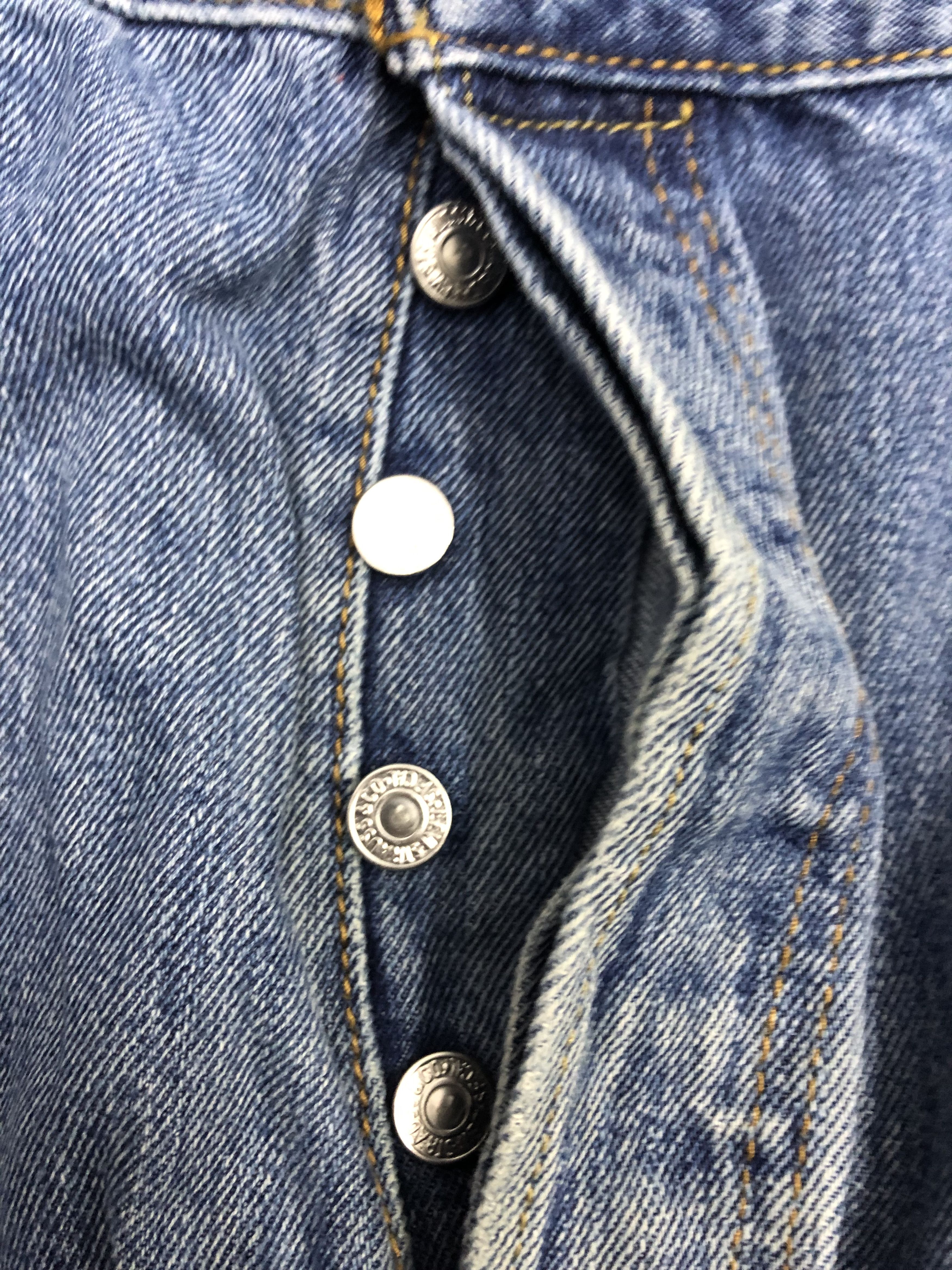 Levi's Vintage Levis 501 Light Wash Denim DP1242 Size US 39 - 11 Thumbnail