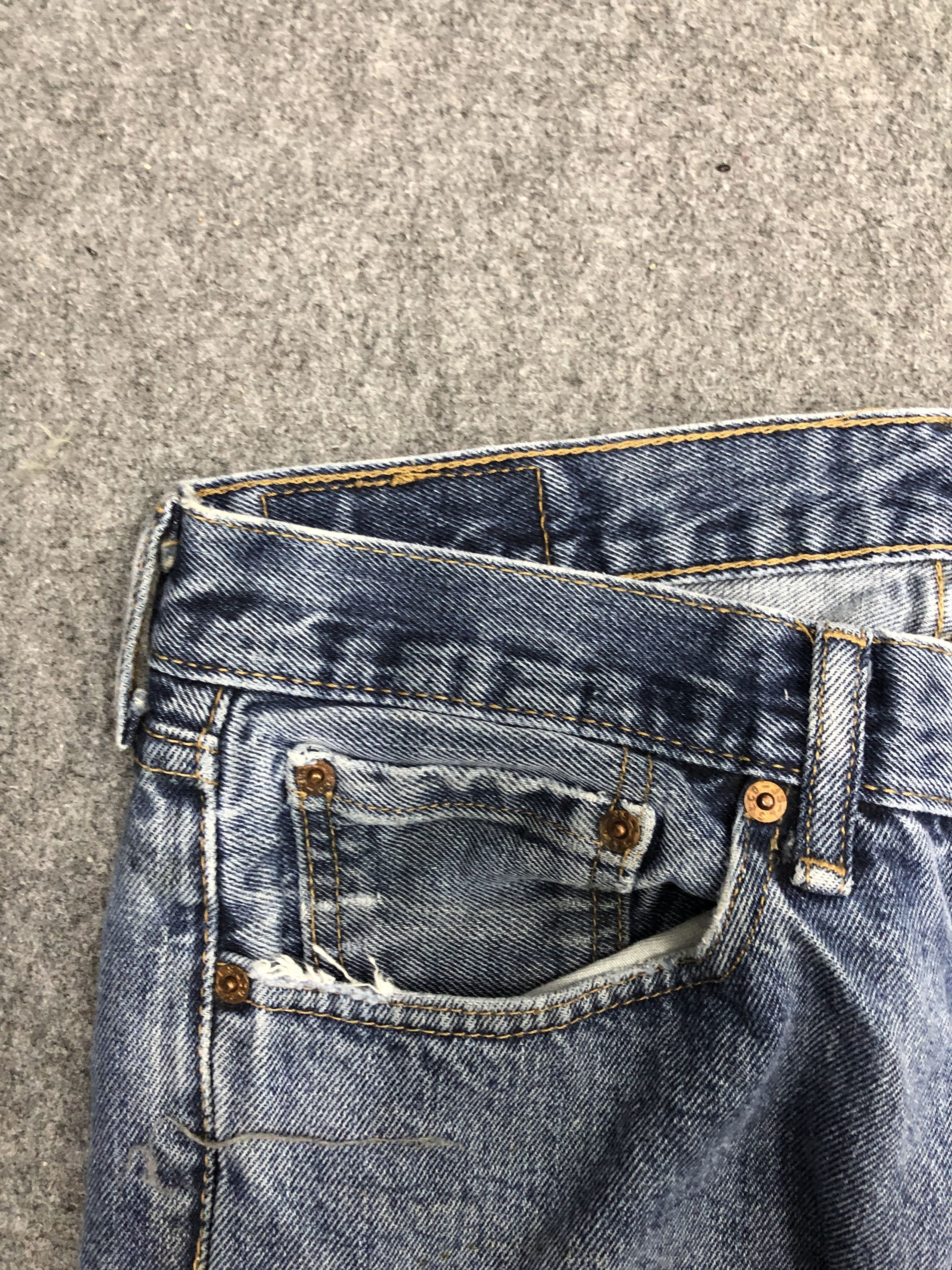 Levi's Vintage Levis 505 Light Wash Jeans DP1313 Size US 44 / EU 60 - 7 Thumbnail