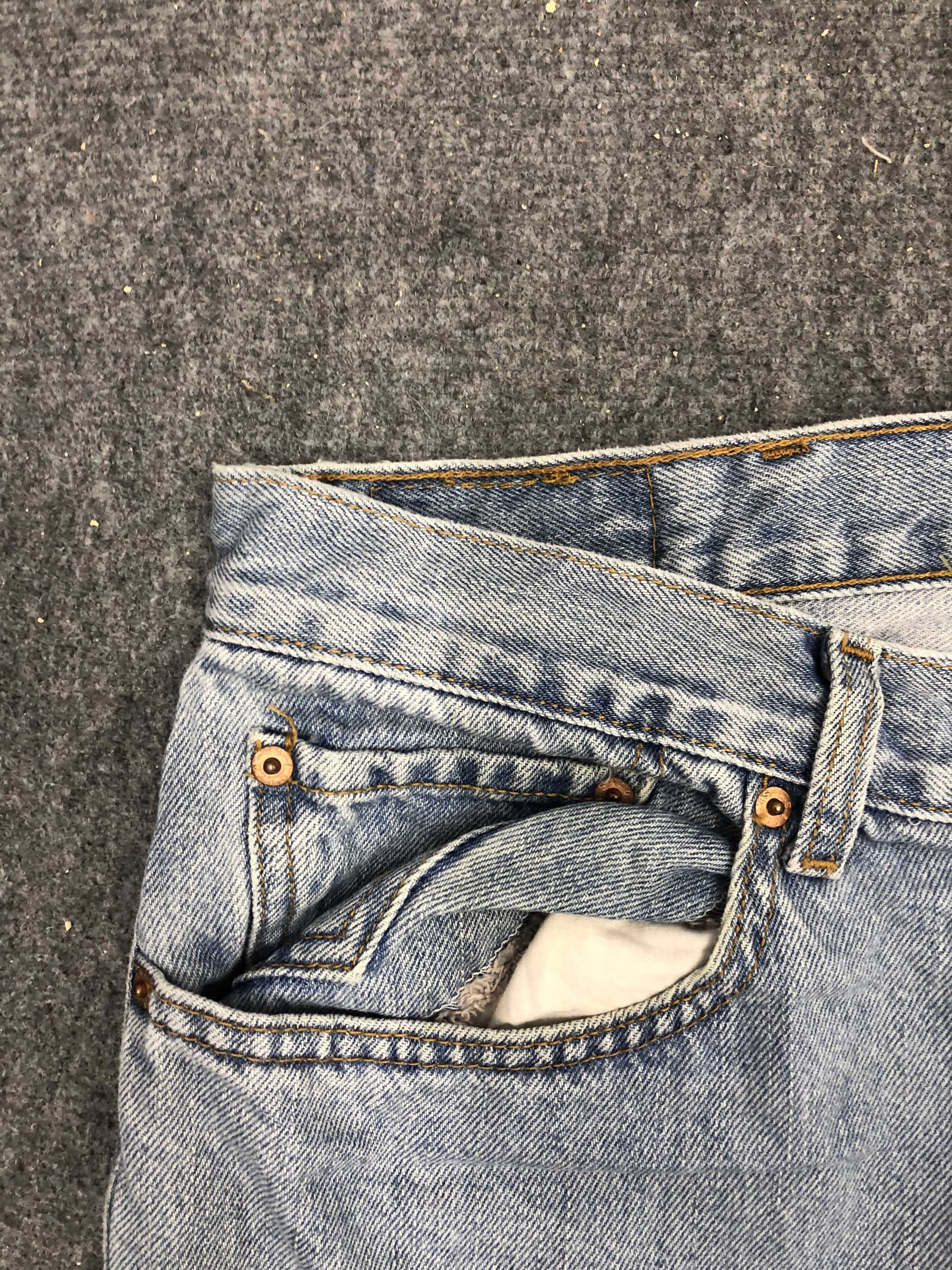 Levi's Vintage Levis 560 Sun Faded Jeans DP1262 Size US 40 / EU 56 - 8 Thumbnail