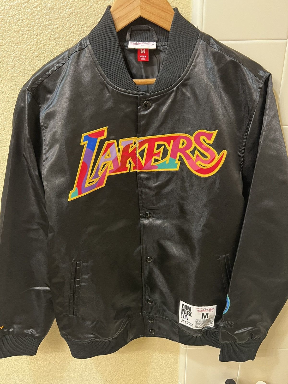美品 XL Lakers 総刺繍 本革 レザージャケット レイカーズ NBA公式