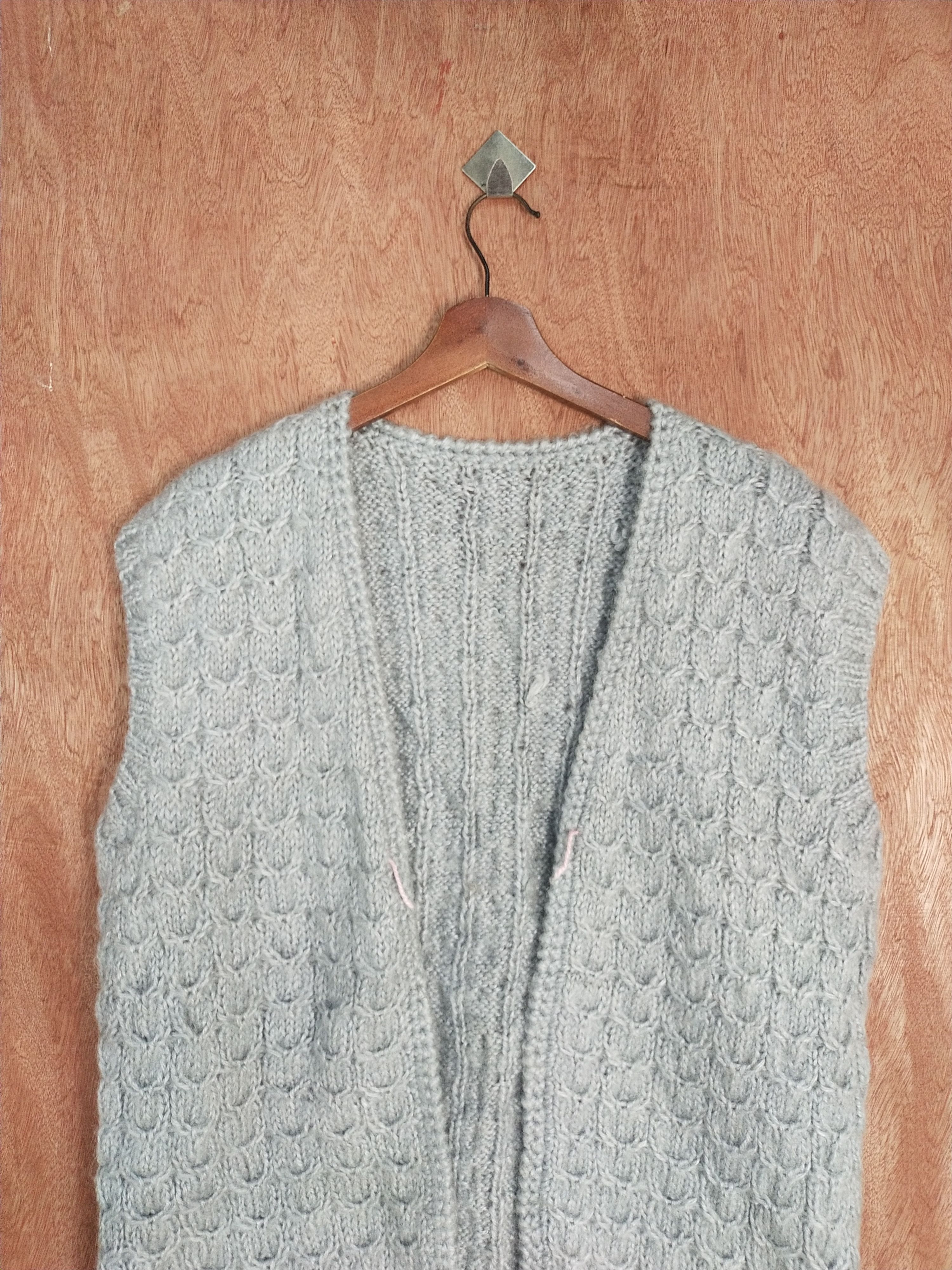 Homespun Knitwear Japan Gray sleeveless vest vintage knitwear #H270 Size US L / EU 52-54 / 3 - 2 Thumbnail