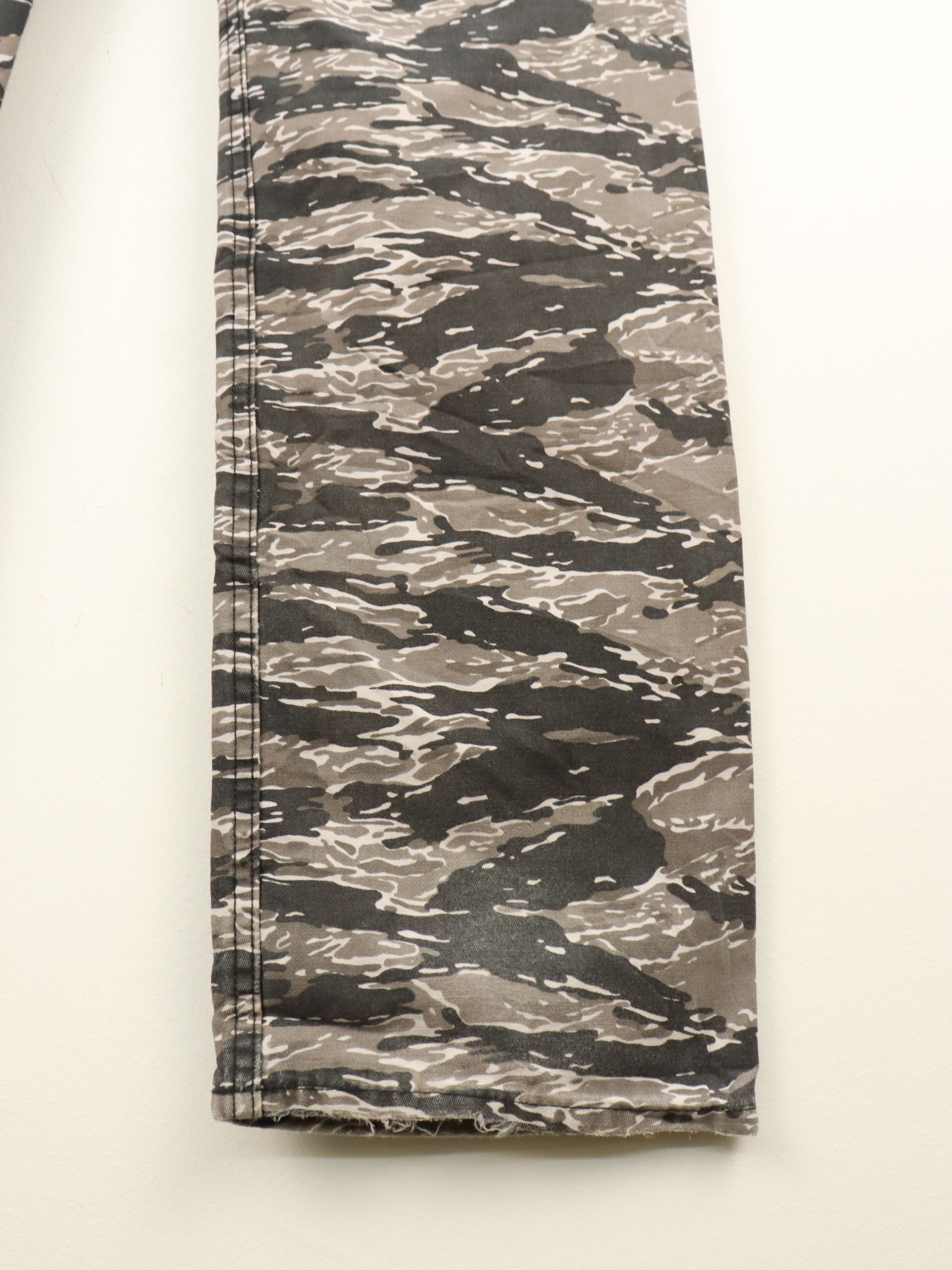 Beams Plus Beams Tiger Striped Camouflage Japan Gray Pant Size US 32 / EU 48 - 14 Thumbnail