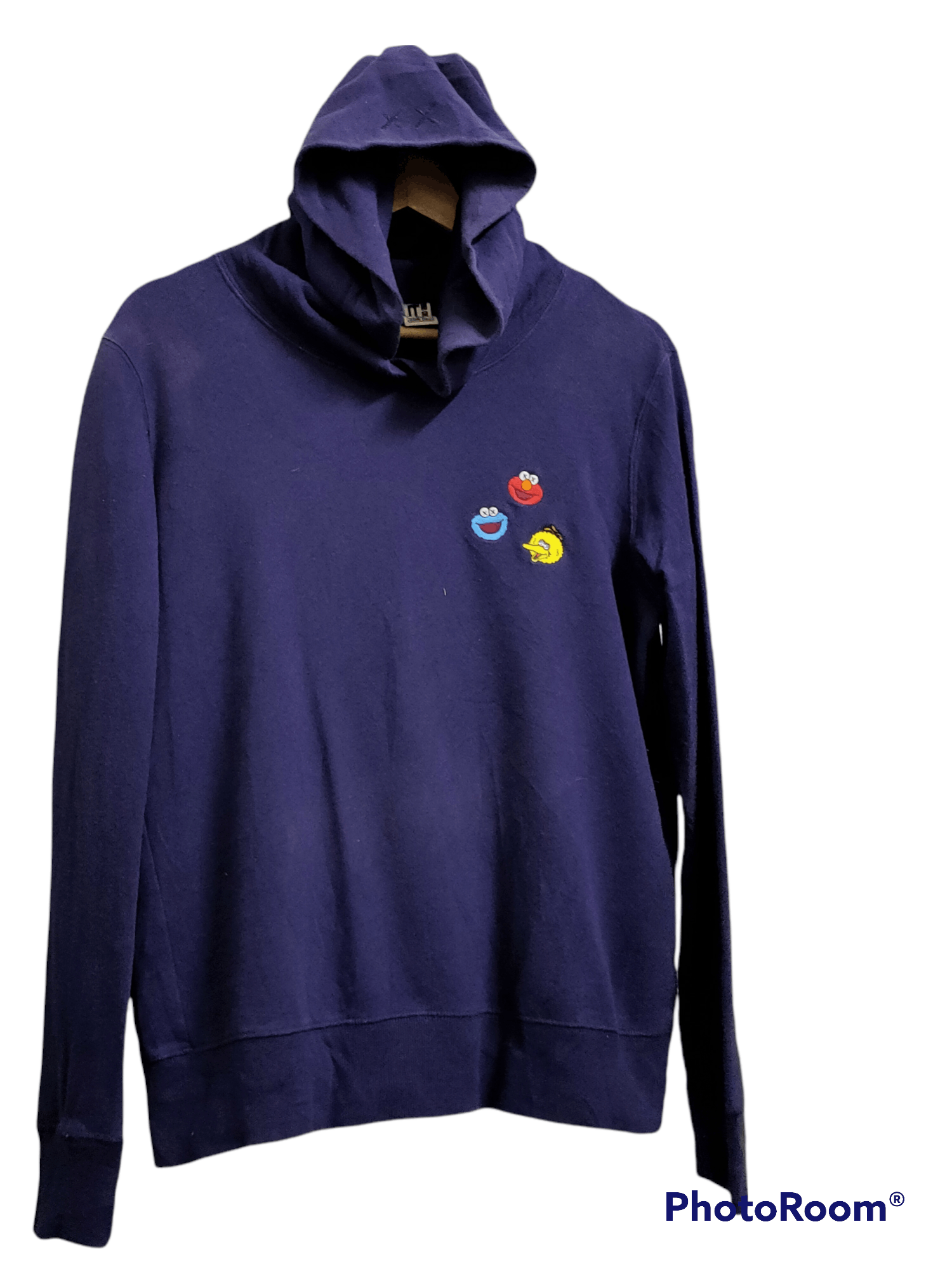 Uniqlo kaws sesame Street hooded embroidery logo