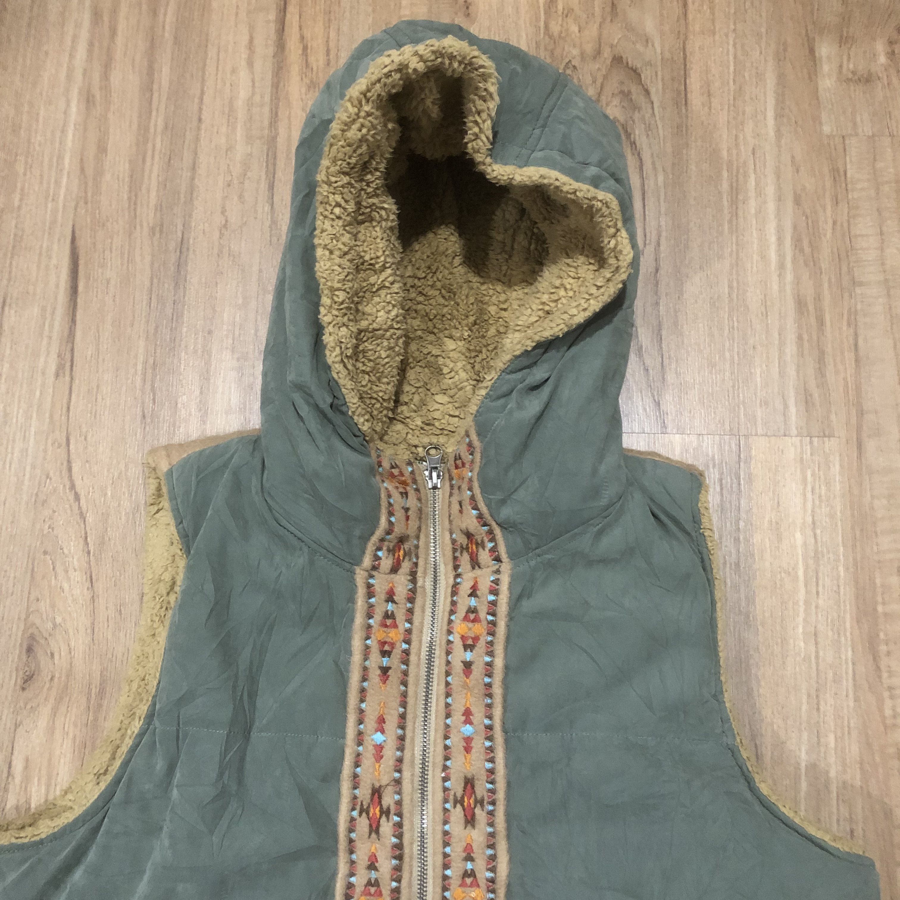 Vintage Vintage Titicaca Sleeveless Vest With Hoodie Fur Lining Size US M / EU 48-50 / 2 - 2 Thumbnail
