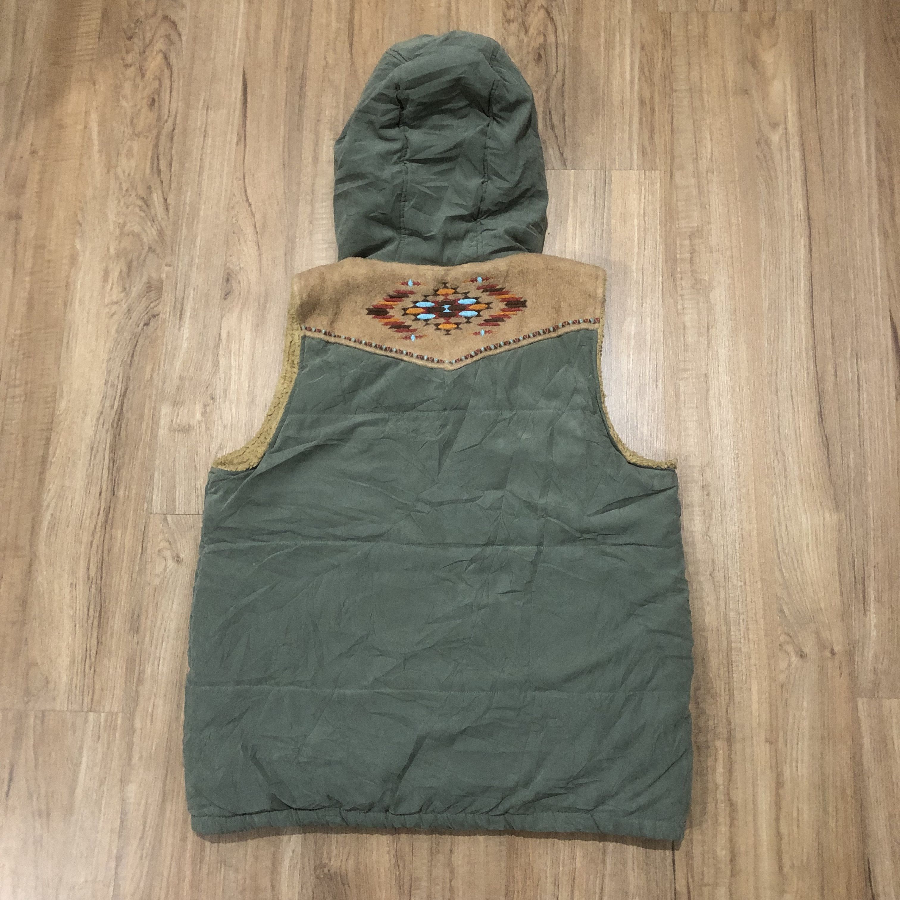 Vintage Vintage Titicaca Sleeveless Vest With Hoodie Fur Lining Size US M / EU 48-50 / 2 - 4 Thumbnail