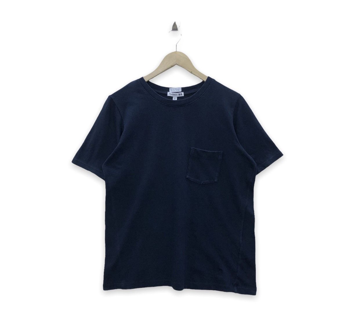 Designer × JW Anderson × Uniqlo J.W.Anderson X Uniqlo Designer Pocket Tshirt Size US L / EU 52-54 / 3 - 1 Thumbnail